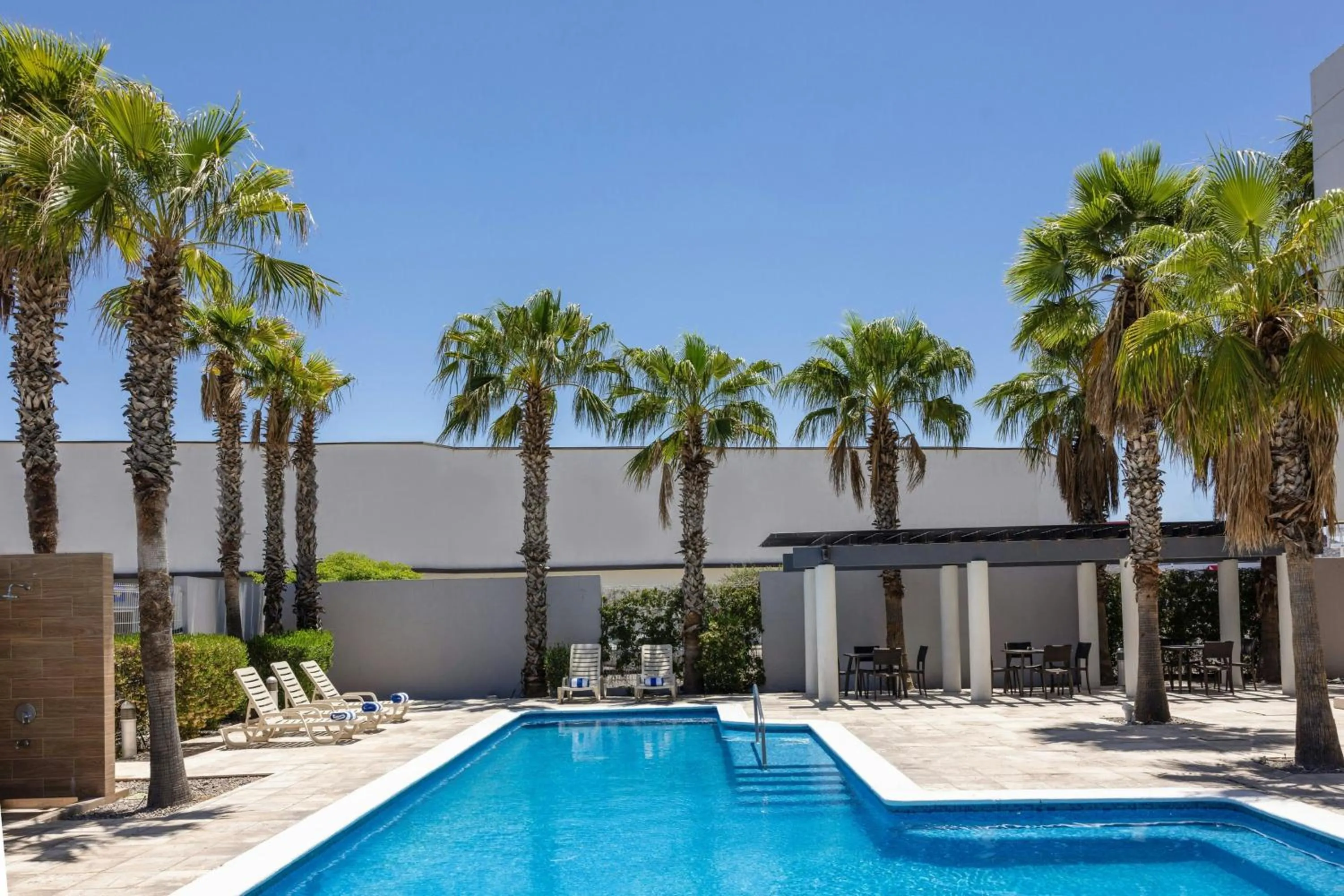 Swimming pool in Courtyard by Marriott Hermosillo