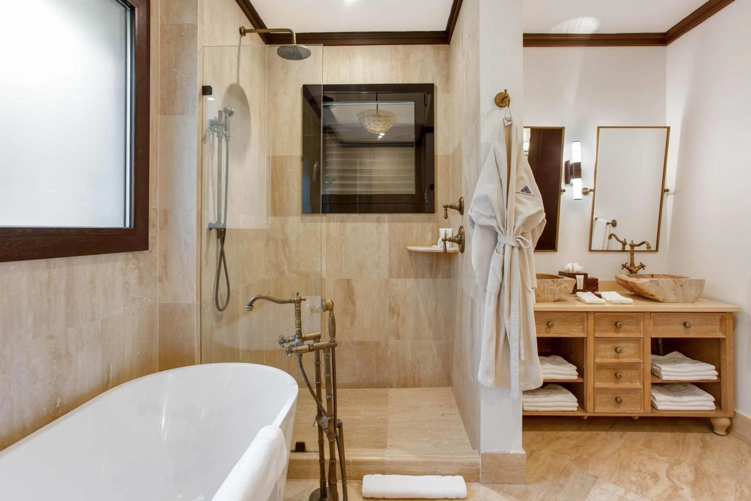 Bathroom in Zemi Beach House, LXR Hotels & Resorts