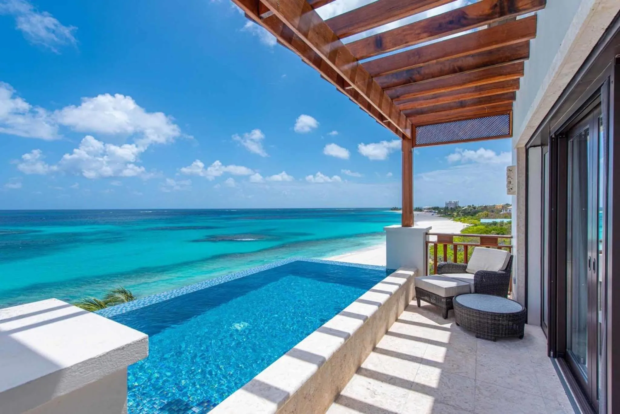 Living room in Zemi Beach House, LXR Hotels & Resorts