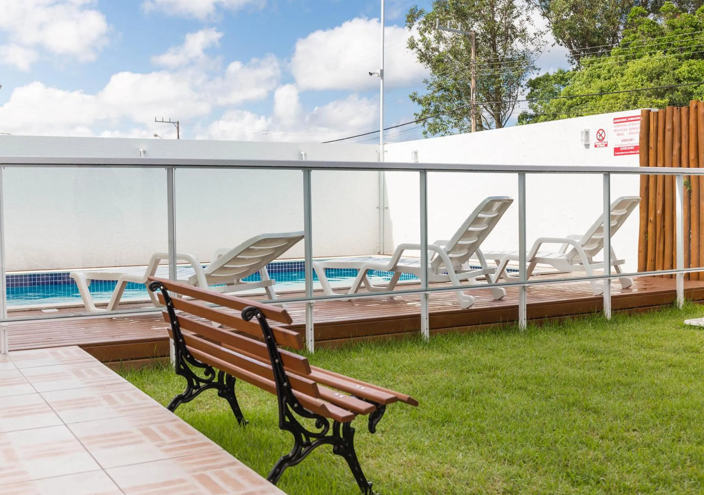 Swimming pool in Pousada Maiken