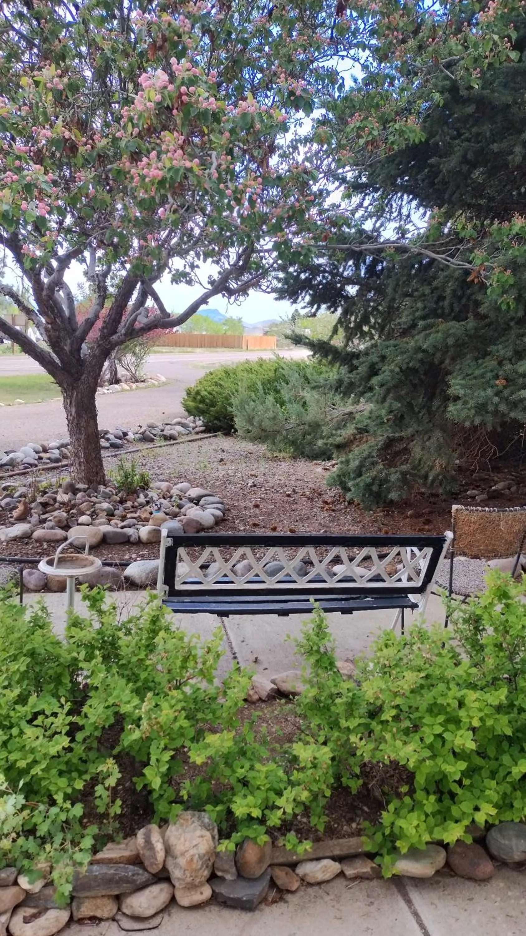 Seating area in Northgate Inn Motel
