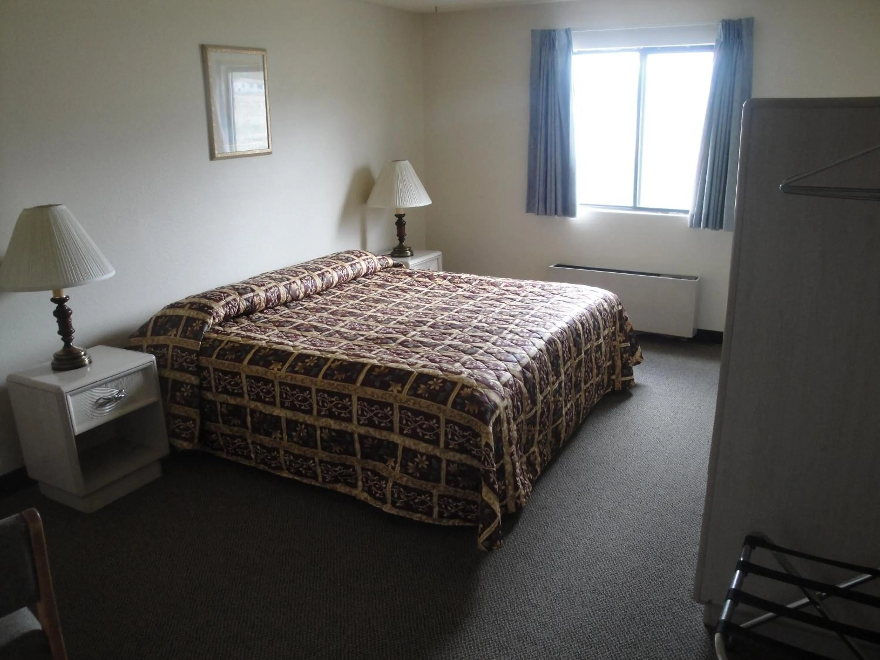 Bed in Northgate Inn Motel