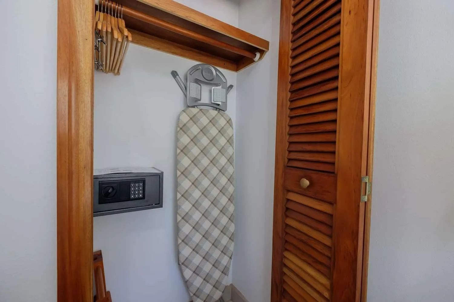 furniture in Best Western Grand Baymen Gardens