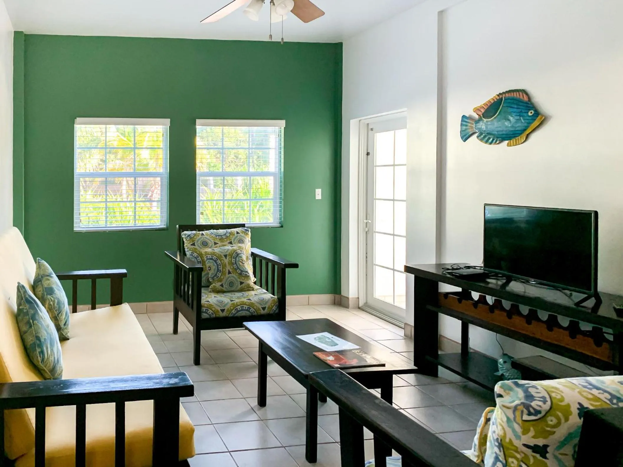 Living room in Best Western Grand Baymen Gardens