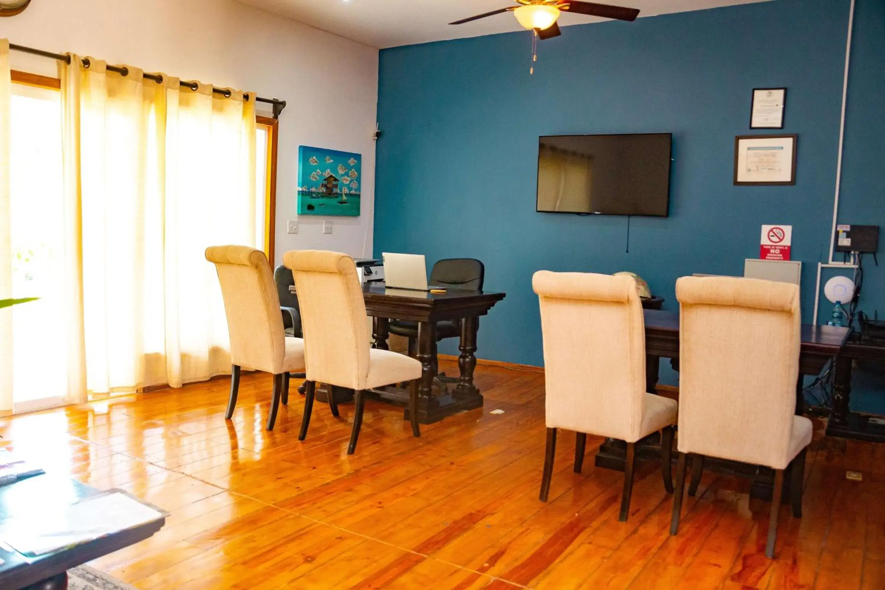 Lobby or reception in Best Western Grand Baymen Gardens Lobby or reception in Best Western Grand Baymen Gardens