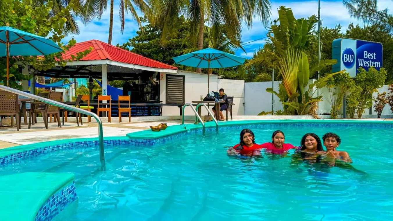 Day in Best Western Grand Baymen Gardens