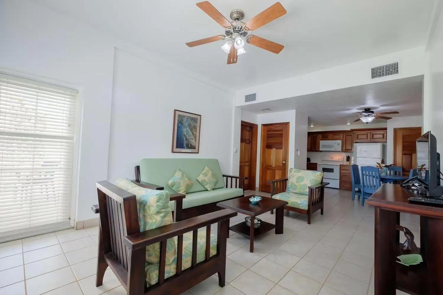Living room in Best Western Grand Baymen Gardens