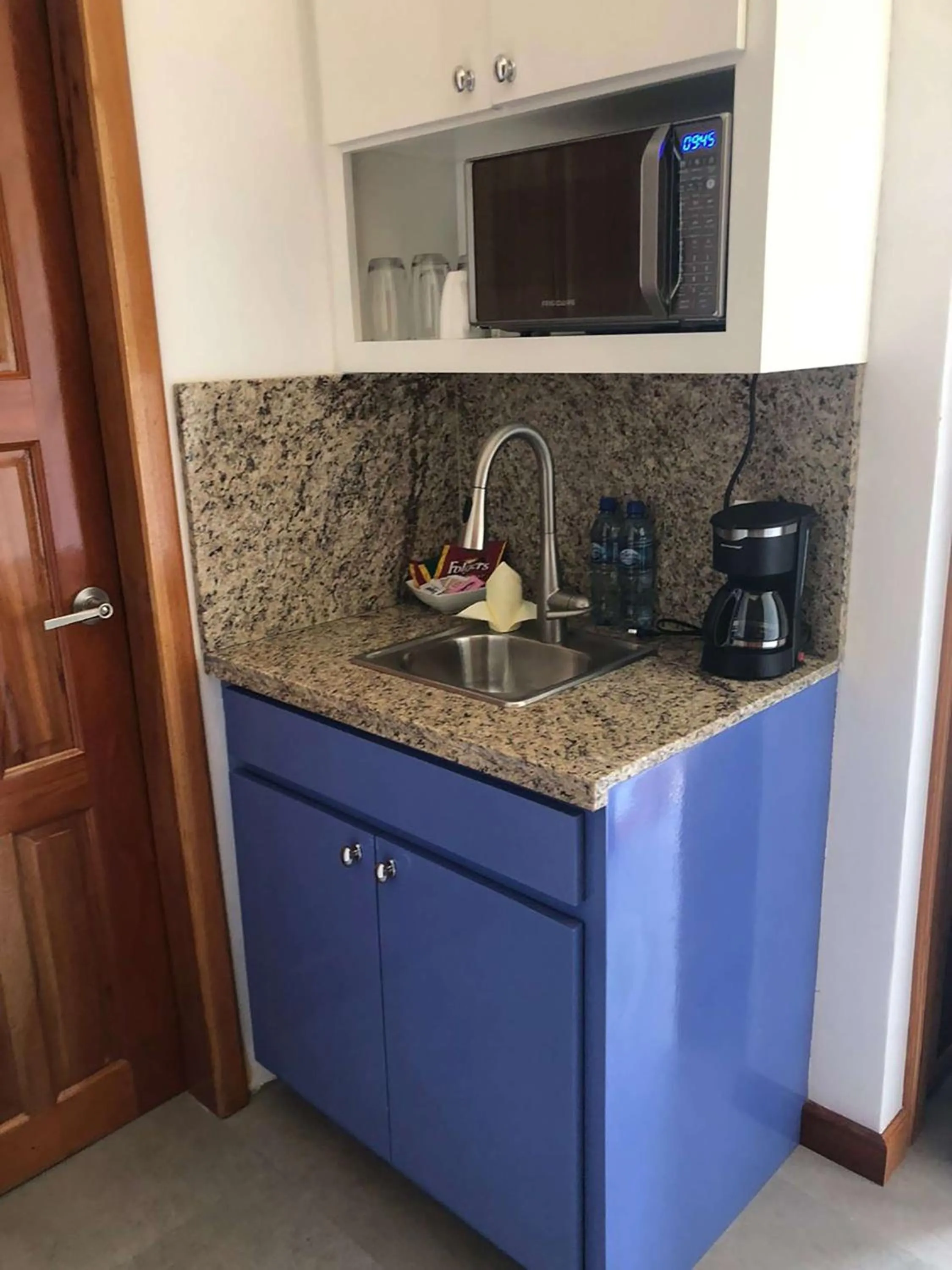 Photo of the whole room in Best Western Grand Baymen Gardens