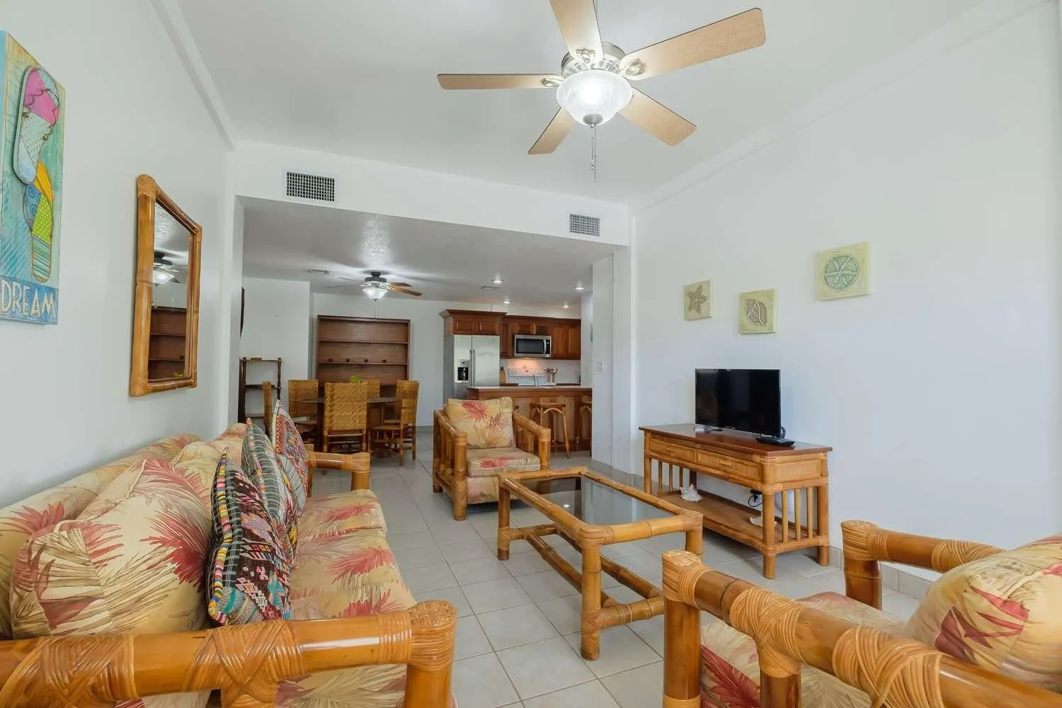 Living room in Best Western Grand Baymen Gardens