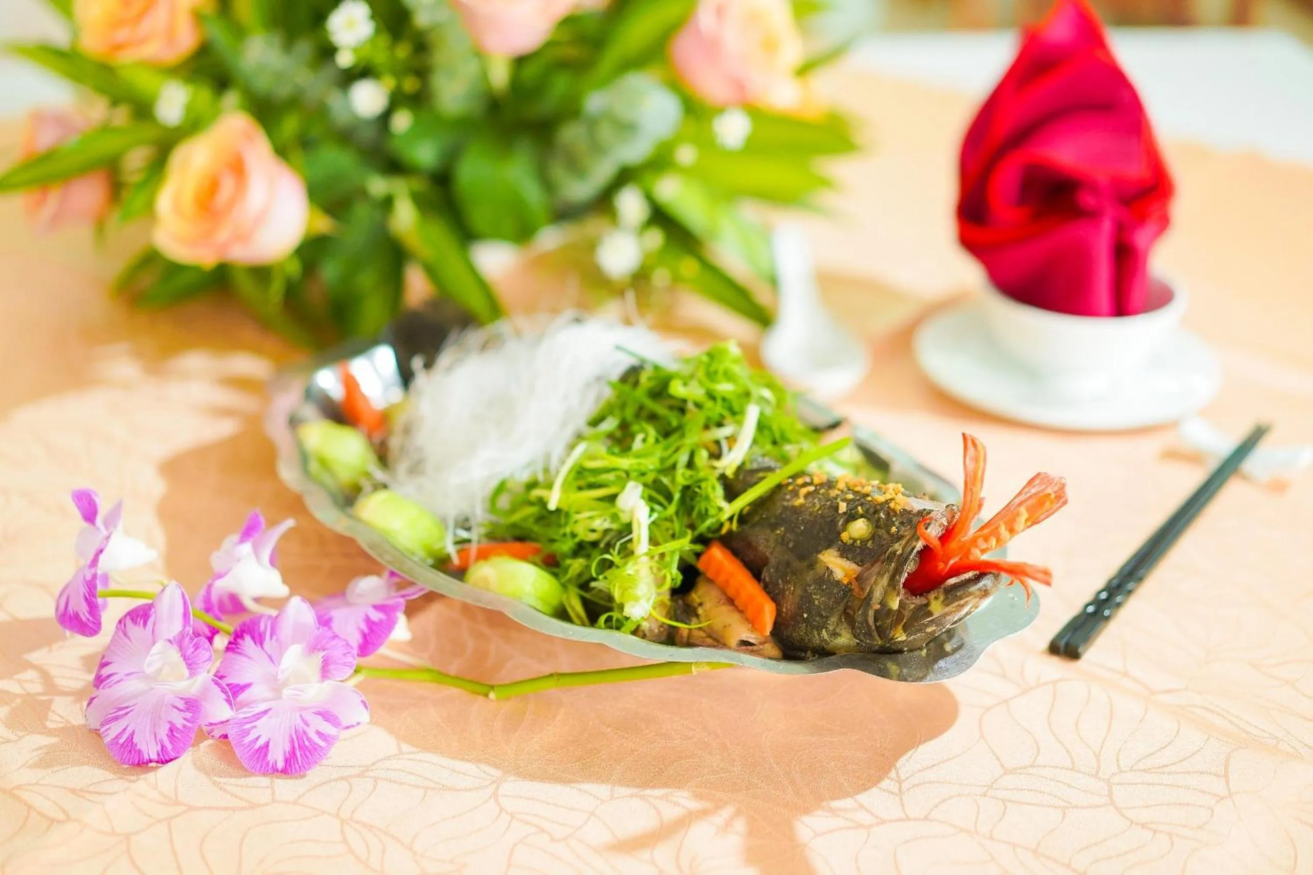 Restaurant/places to eat in Hoa Binh 1 Hotel