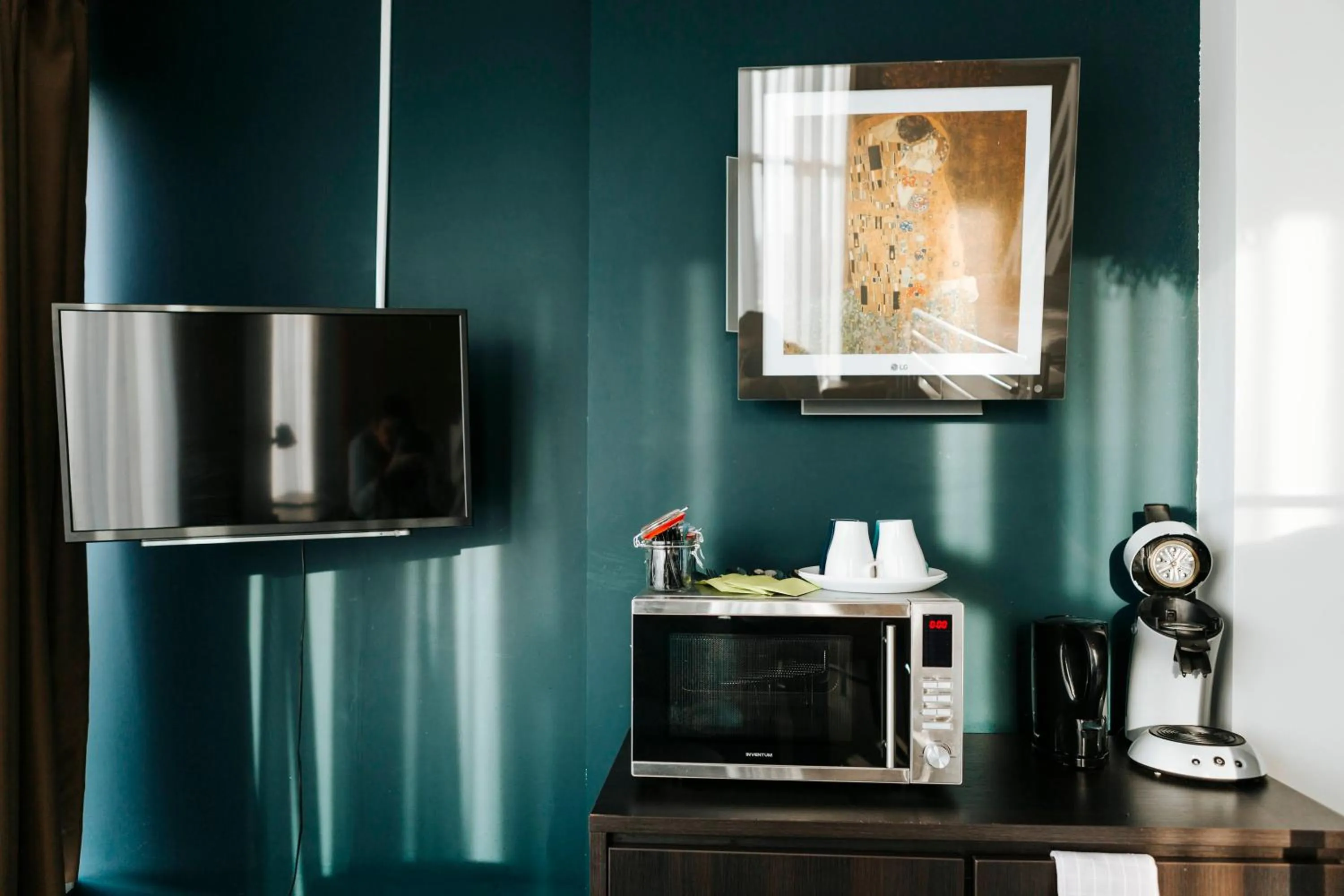 Kitchen or kitchenette in The Hague Teleport Hotel - Free Parking