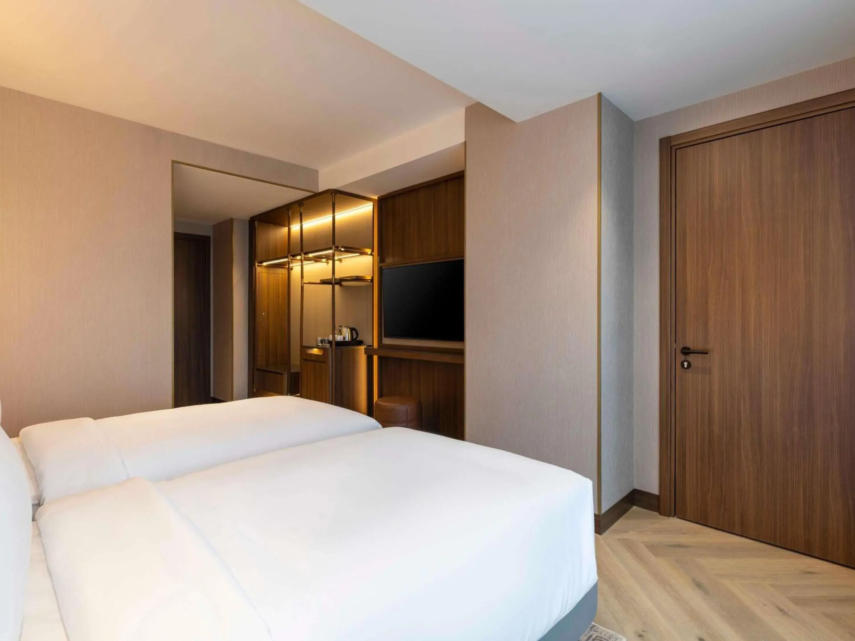 Superior Room with Two Twin Beds in Mövenpick Istanbul Old Town Superior Room with Two Twin Beds in Mövenpick Istanbul Old Town