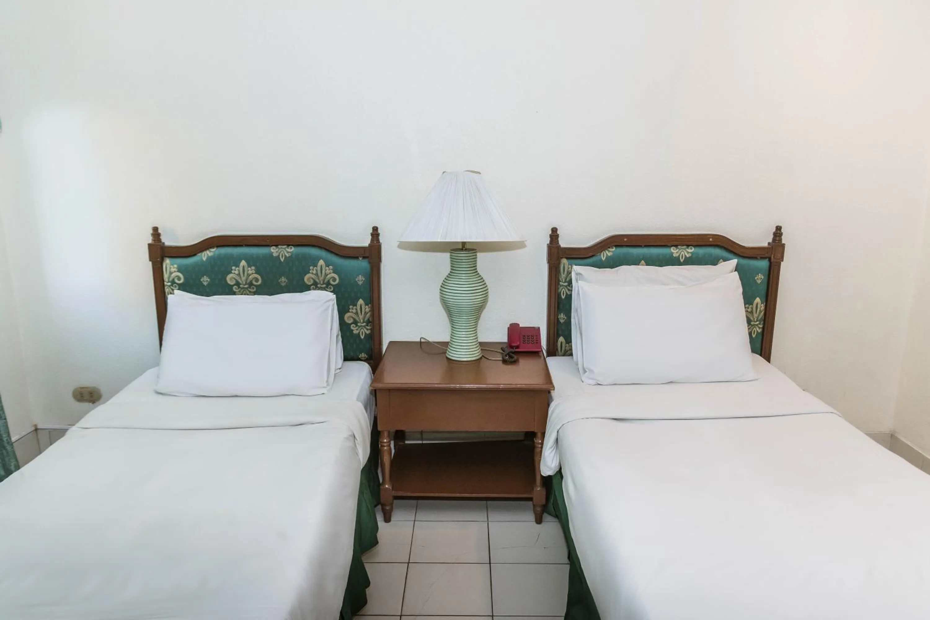 Bedroom, Bed in La Fiesta Hotel