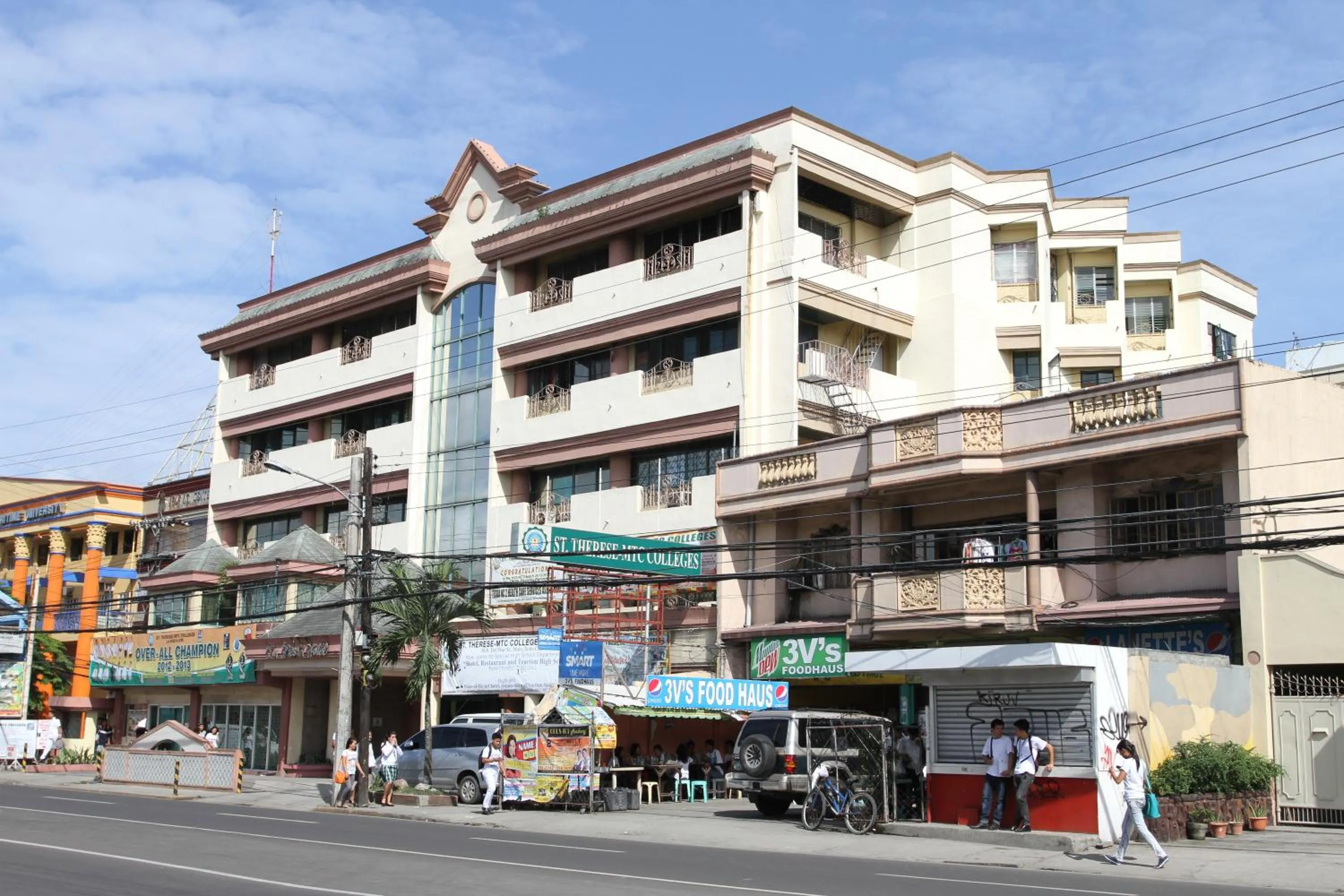 Facade/entrance in La Fiesta Hotel