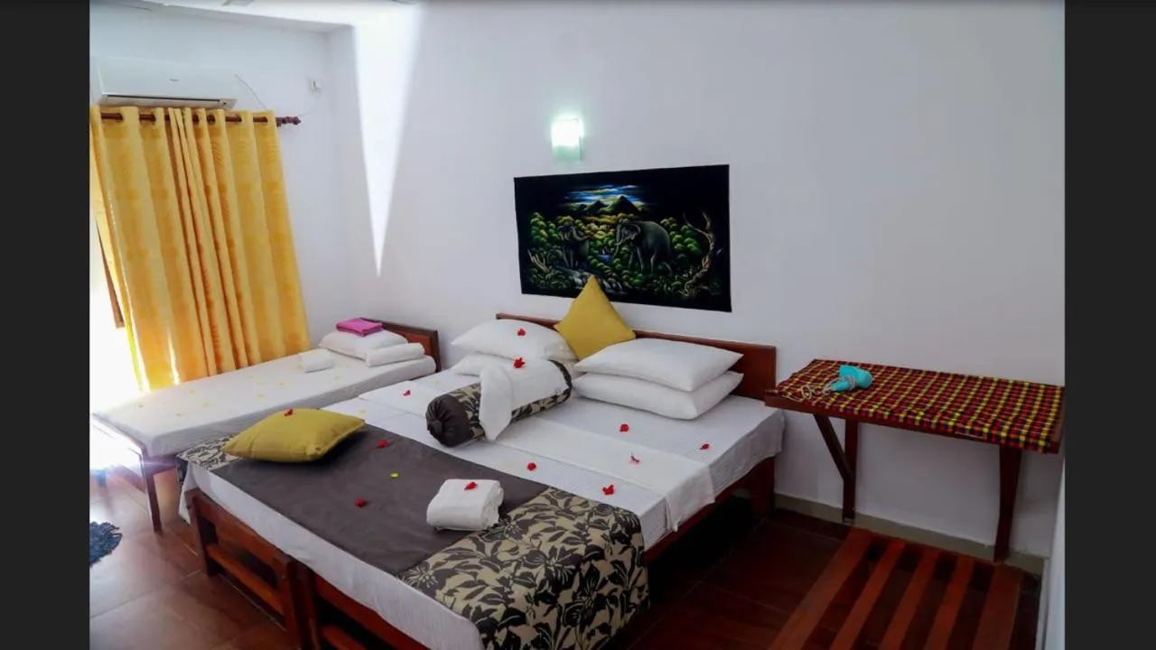 Bed in Hansa Surf Hotel