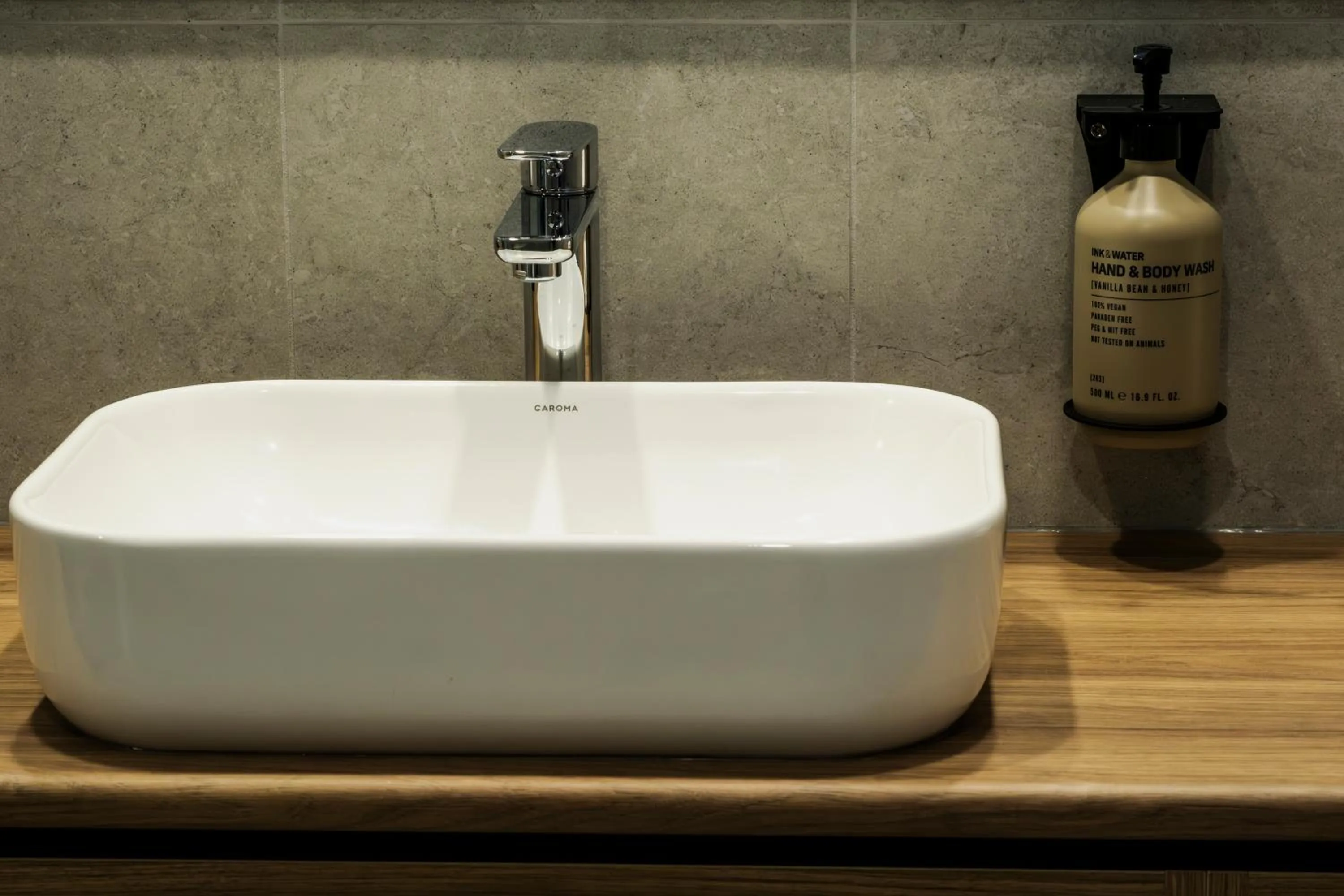 Bathroom in Keith Motor Inn