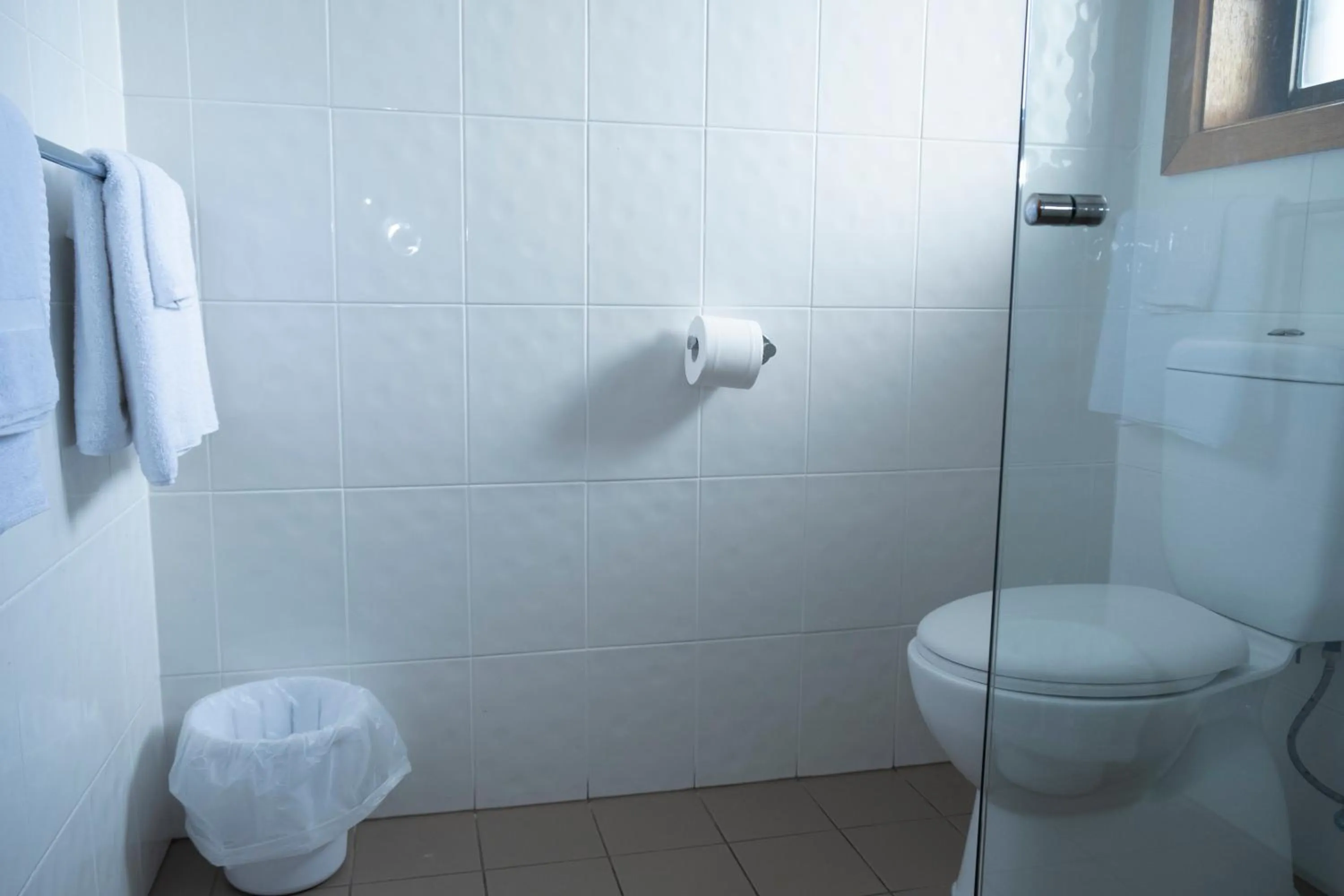 Bathroom in Keith Motor Inn