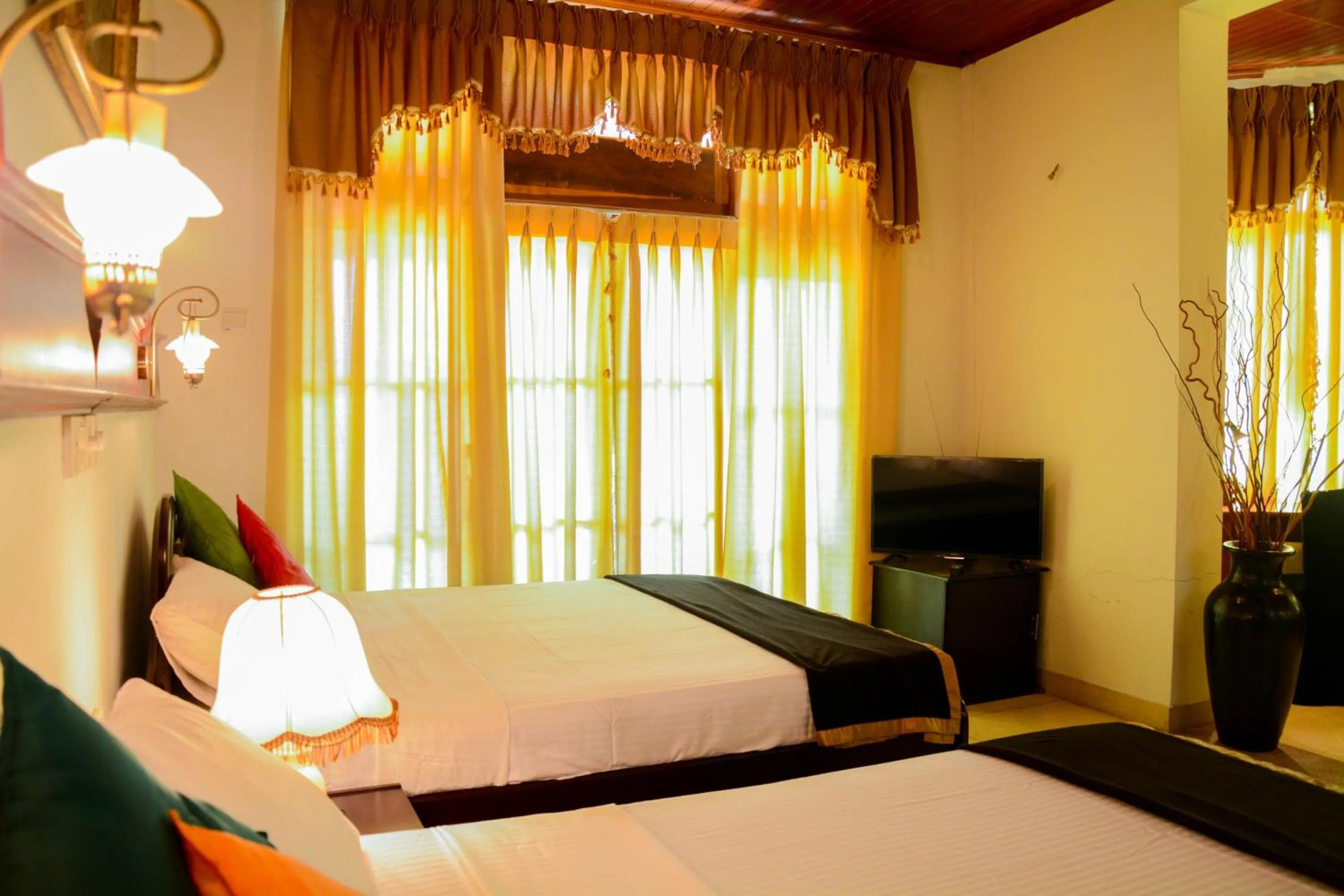 TV and multimedia, Bed in Hotel Spring View