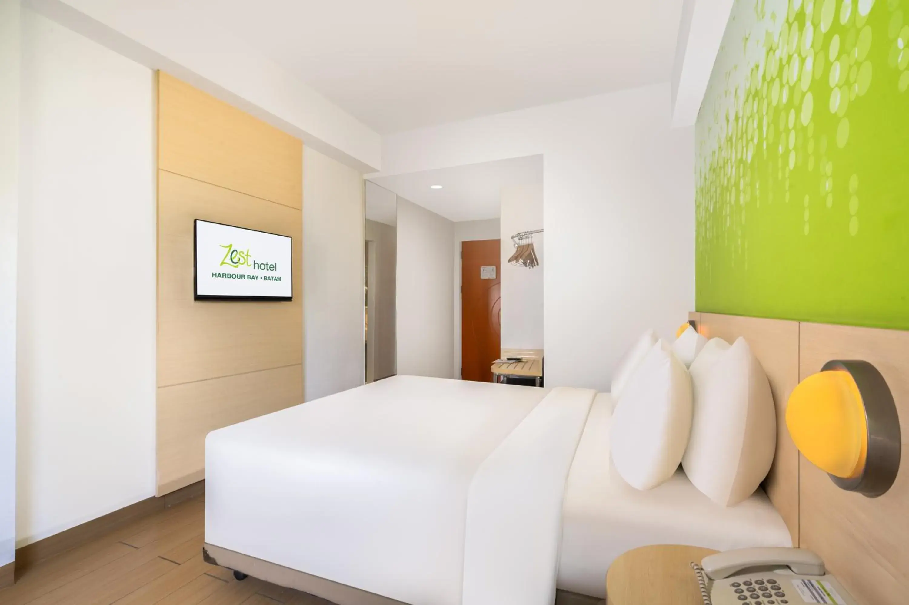 Bedroom, Bed in Zest Harbour Bay Batam by Swiss-Belhotel International Bedroom, Bed in Zest Harbour Bay Batam by Swiss-Belhotel International
