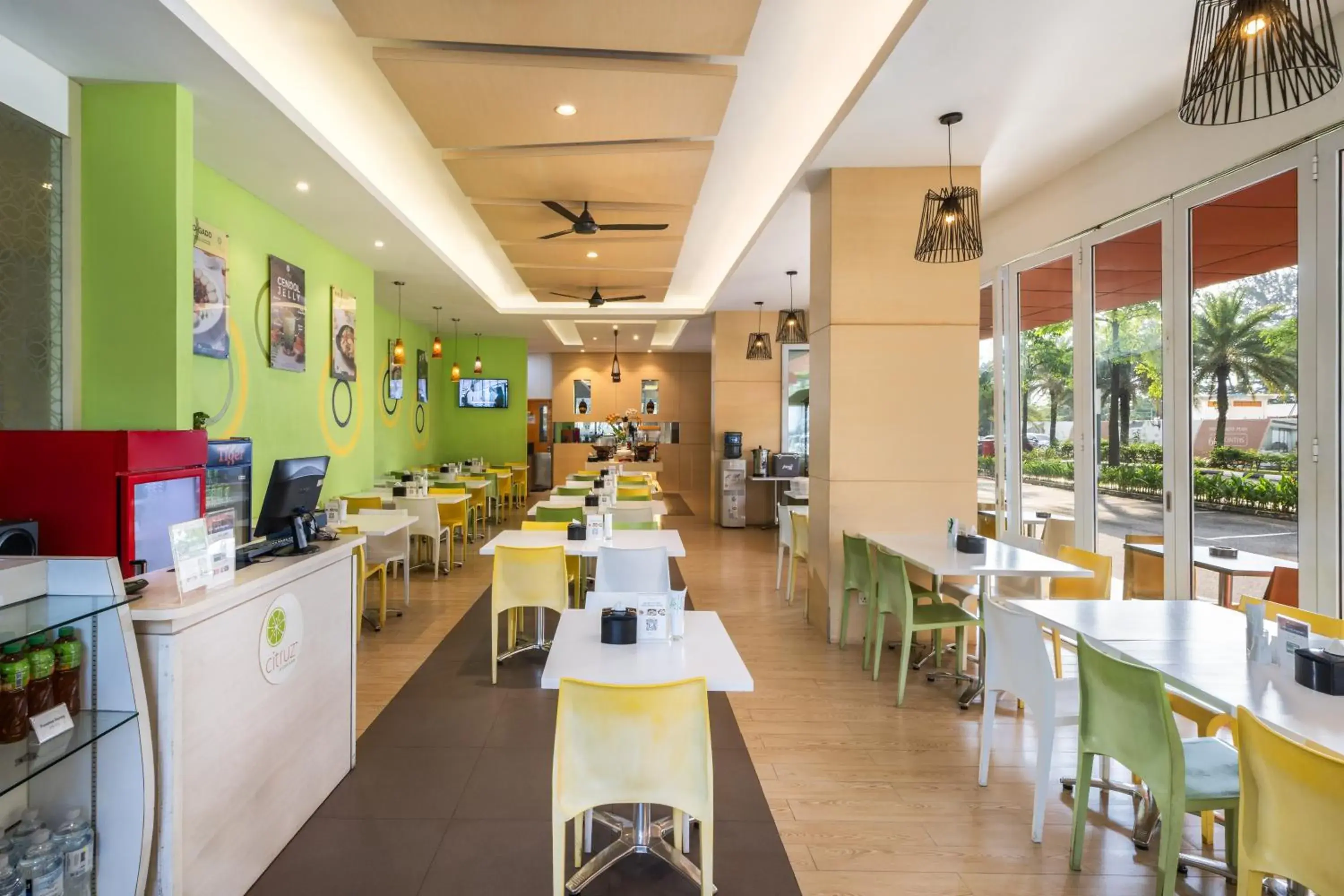Restaurant/places to eat in Zest Harbour Bay Batam by Swiss-Belhotel International Restaurant/places to eat in Zest Harbour Bay Batam by Swiss-Belhotel International