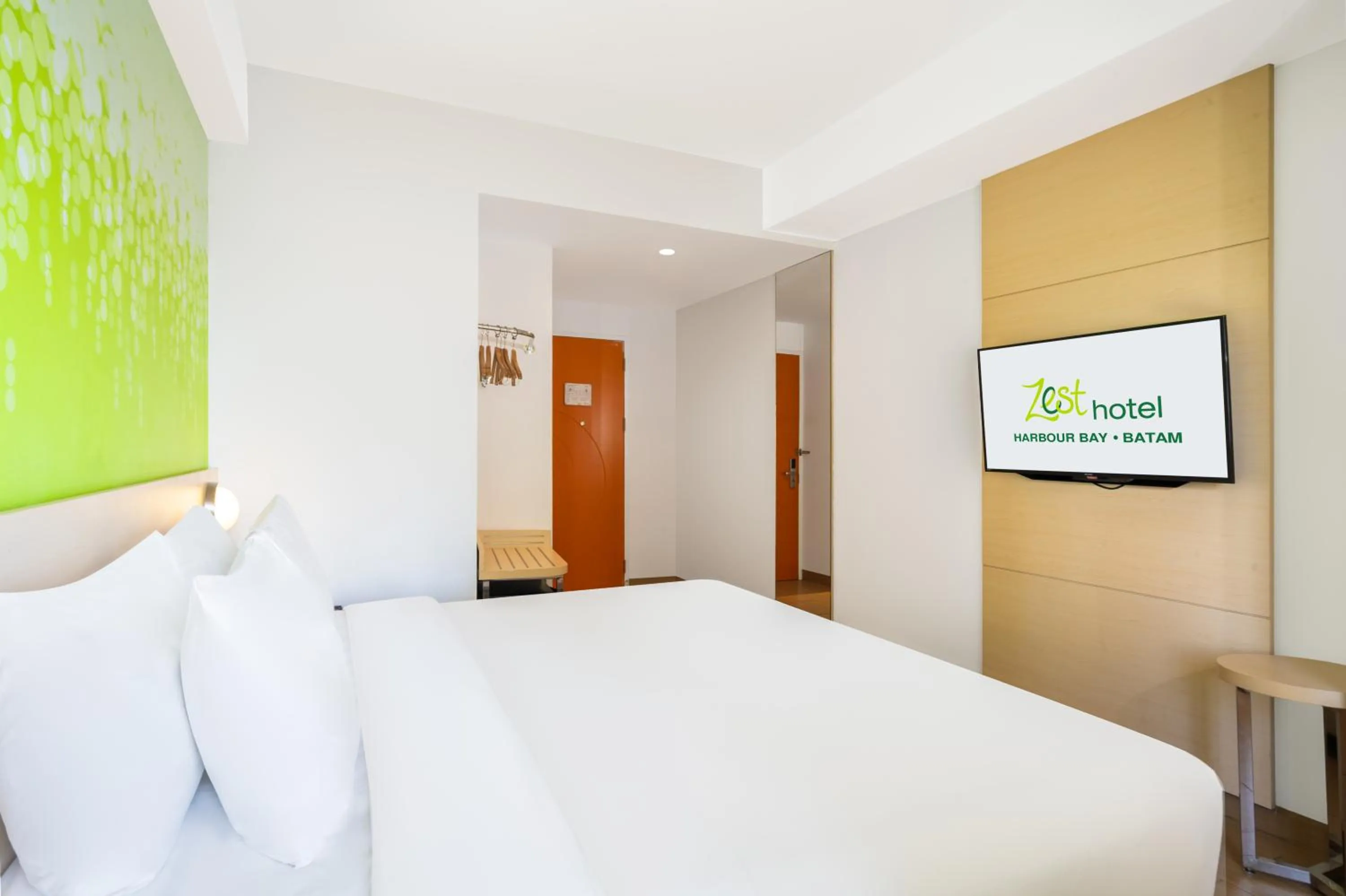Bedroom, Bed in Zest Harbour Bay Batam by Swiss-Belhotel International