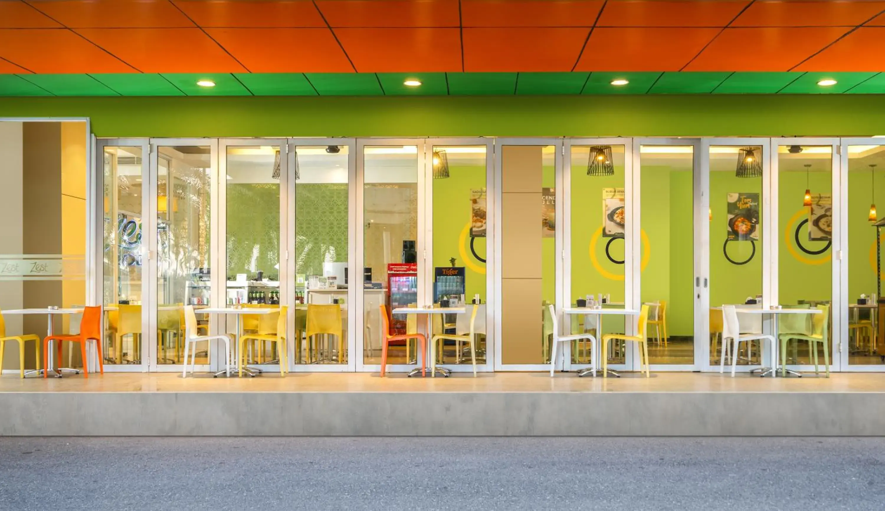 Restaurant/places to eat in Zest Harbour Bay Batam by Swiss-Belhotel International Restaurant/places to eat in Zest Harbour Bay Batam by Swiss-Belhotel International