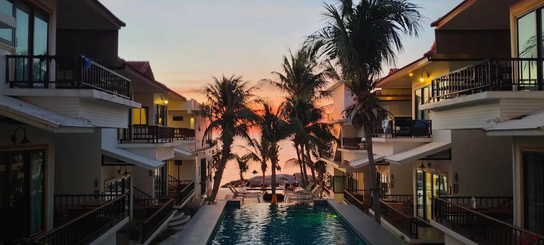 Swimming pool in Simple Life Cliff View Resort