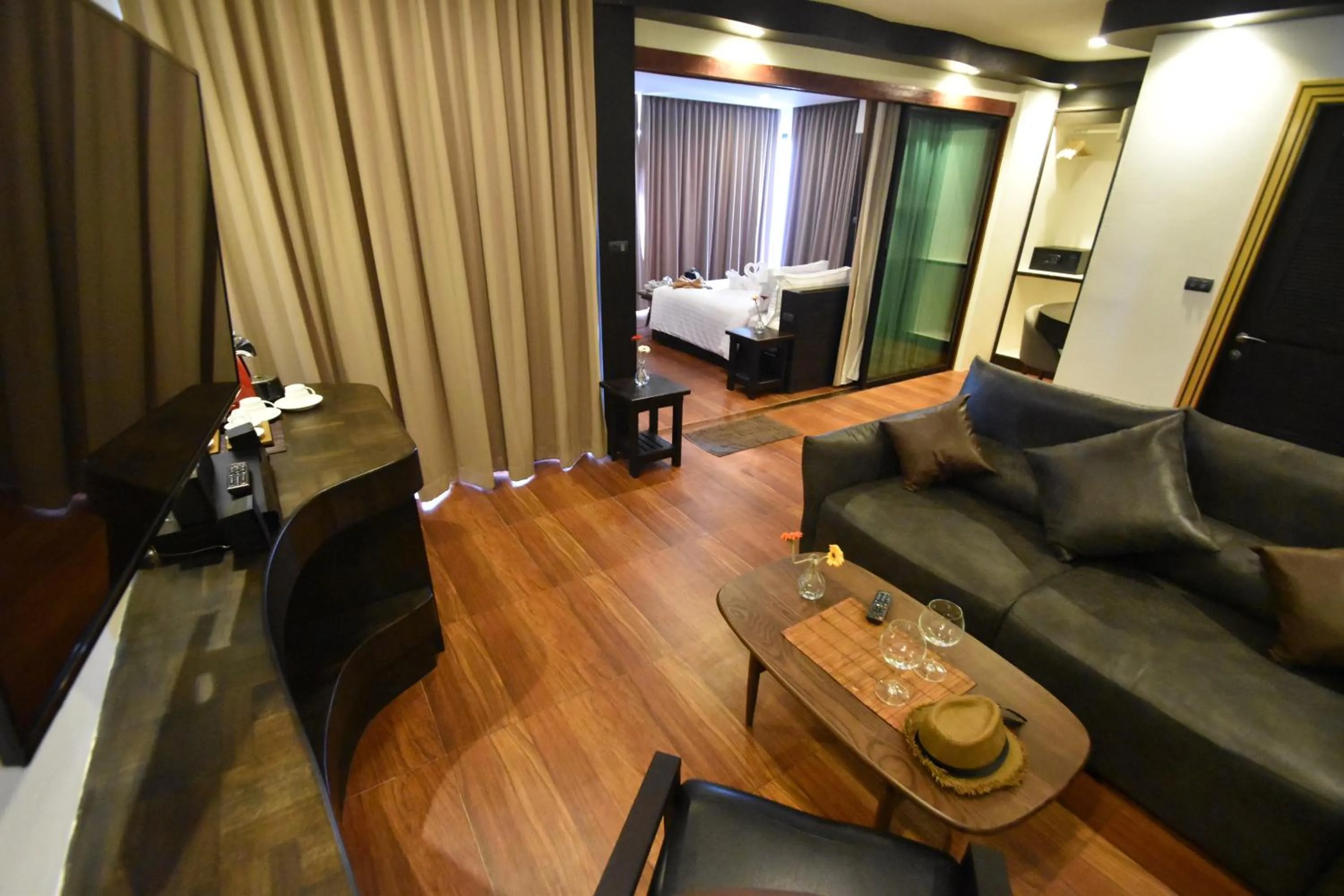 Photo of the whole room, Bed in Simple Life Cliff View Resort