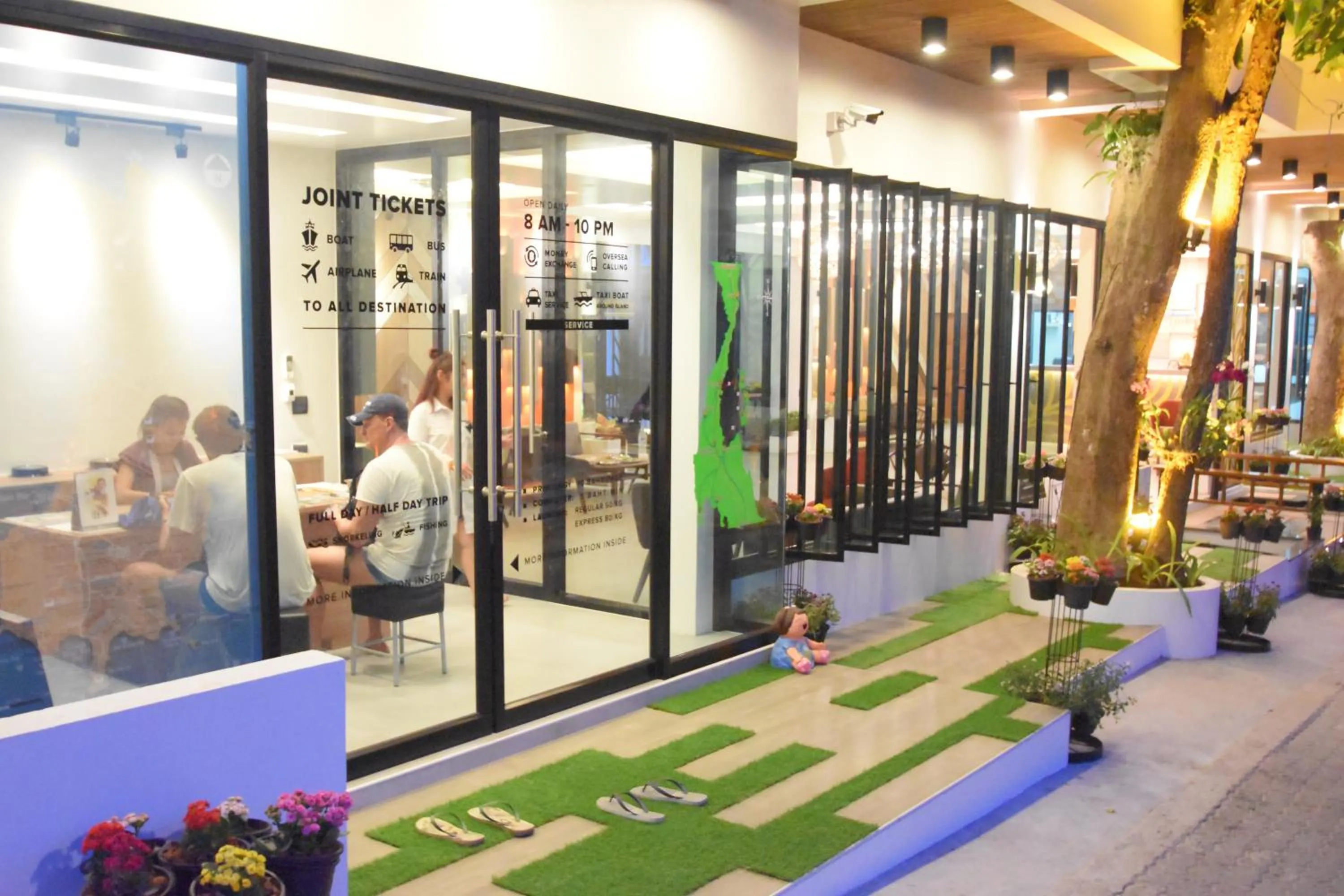 Lobby or reception in Simple Life Cliff View Resort