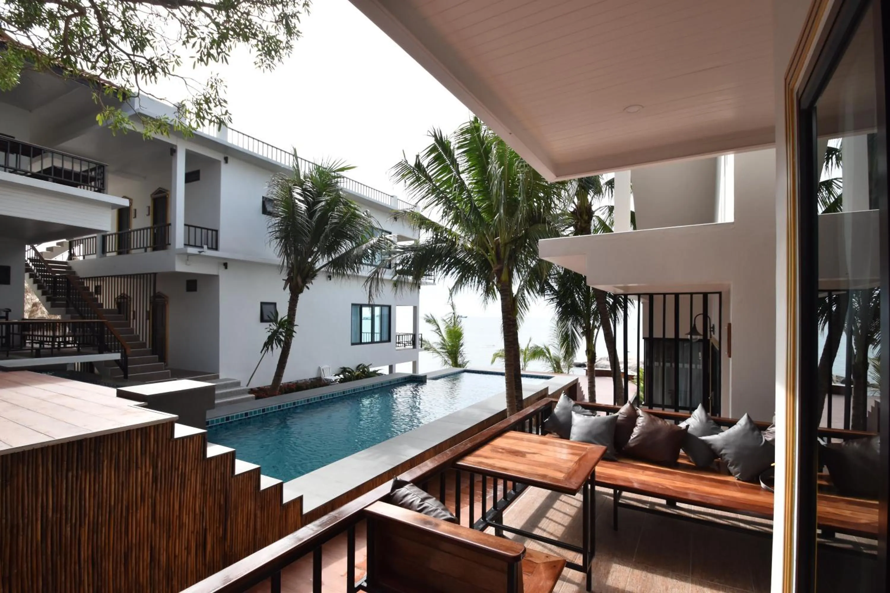 Balcony/Terrace in Simple Life Cliff View Resort