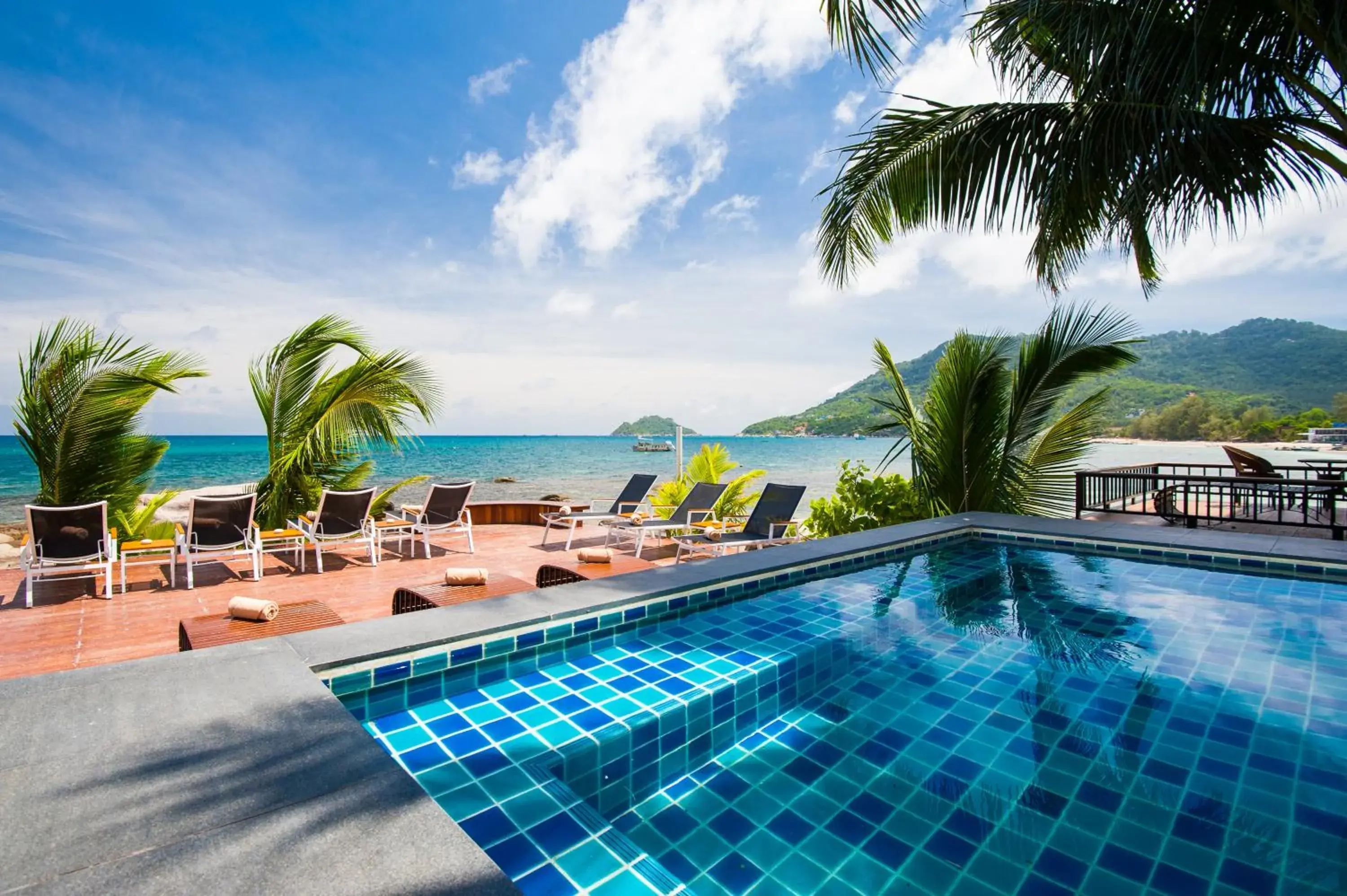 Swimming pool in Simple Life Cliff View Resort Swimming pool in Simple Life Cliff View Resort