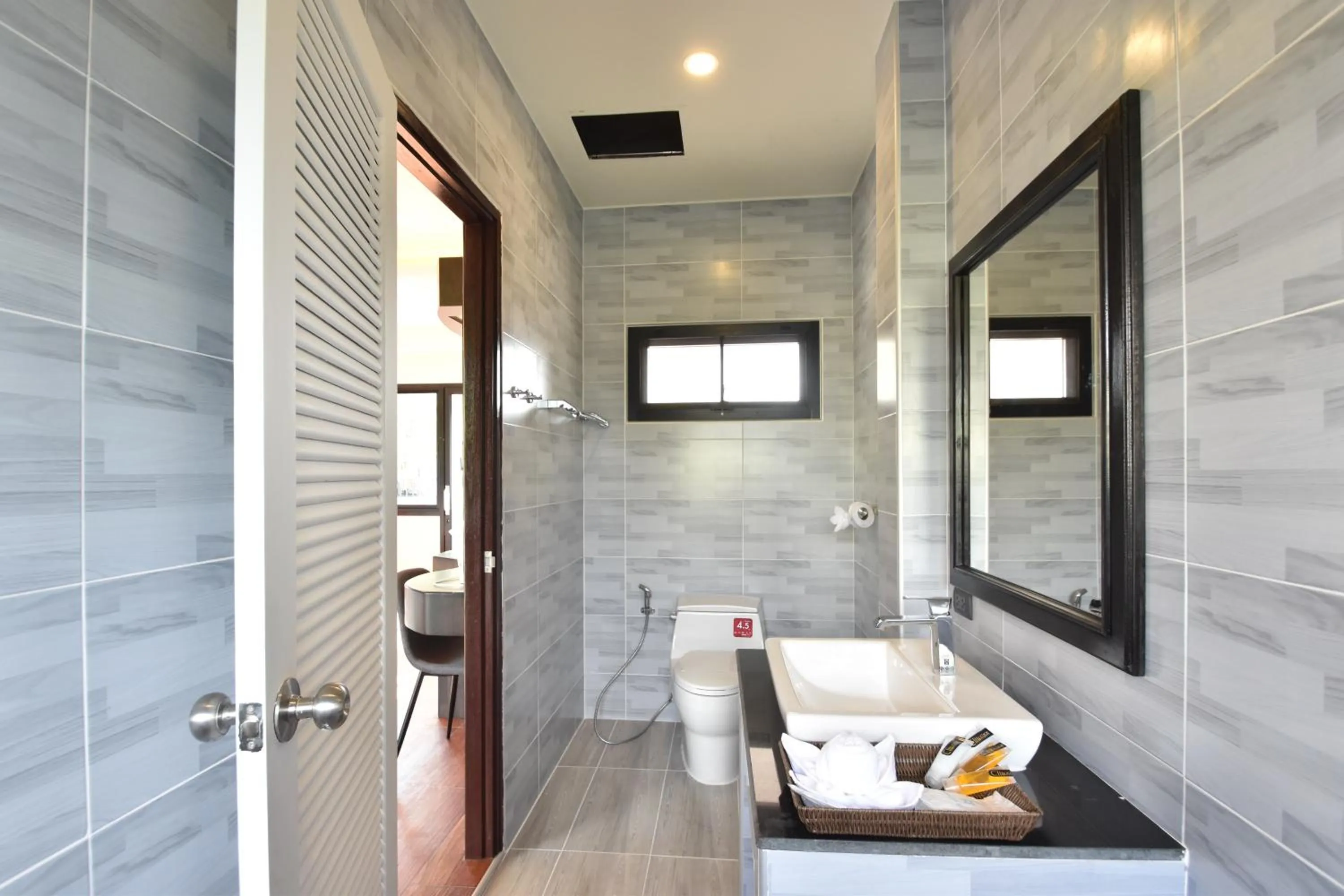 Bathroom in Simple Life Cliff View Resort