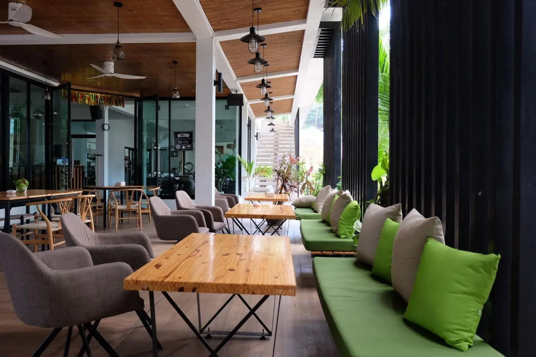 Restaurant/places to eat in Simple Life Cliff View Resort Restaurant/places to eat in Simple Life Cliff View Resort