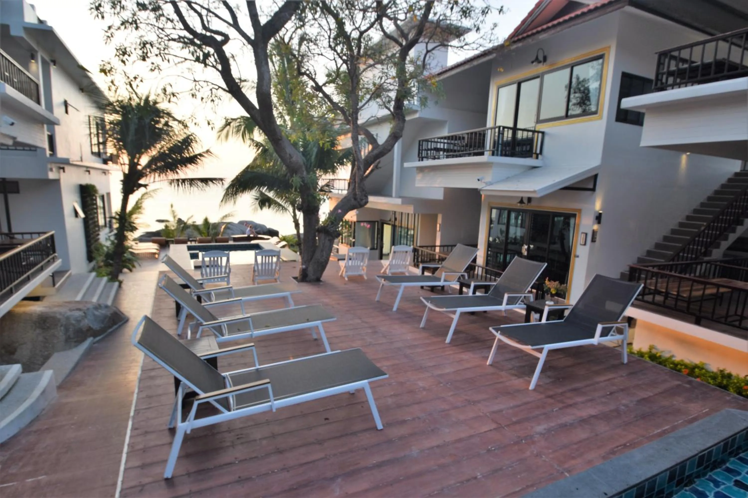 Pool view in Simple Life Cliff View Resort