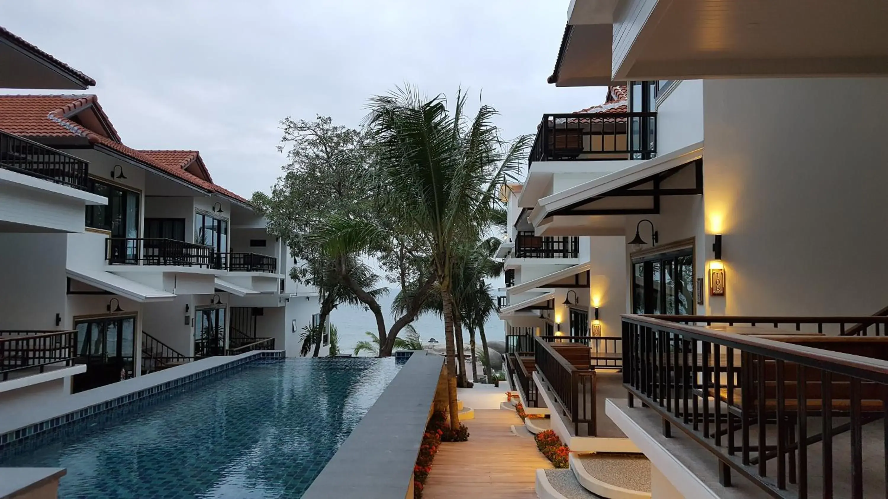 Swimming pool in Simple Life Cliff View Resort Swimming pool in Simple Life Cliff View Resort