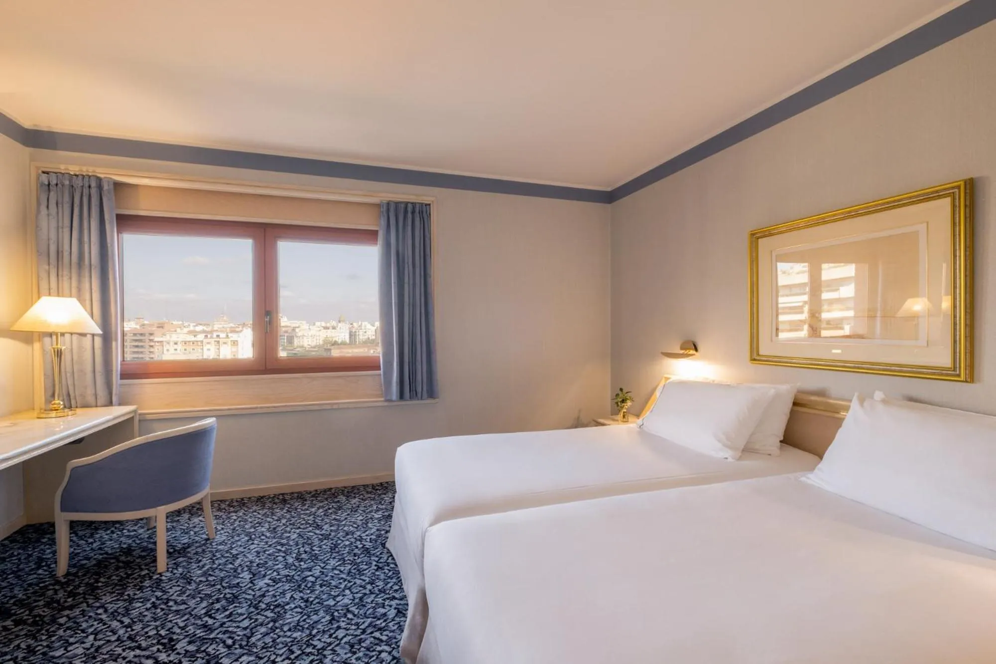 Photo of the whole room, Bed in Exe Boston