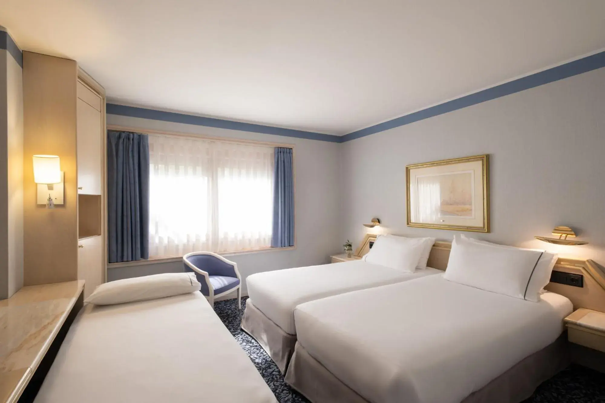 Photo of the whole room, Bed in Exe Boston Photo of the whole room, Bed in Exe Boston