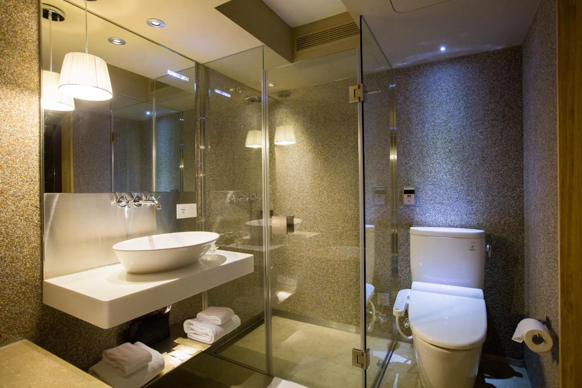 Shower in Inhouse Hotel Taichung