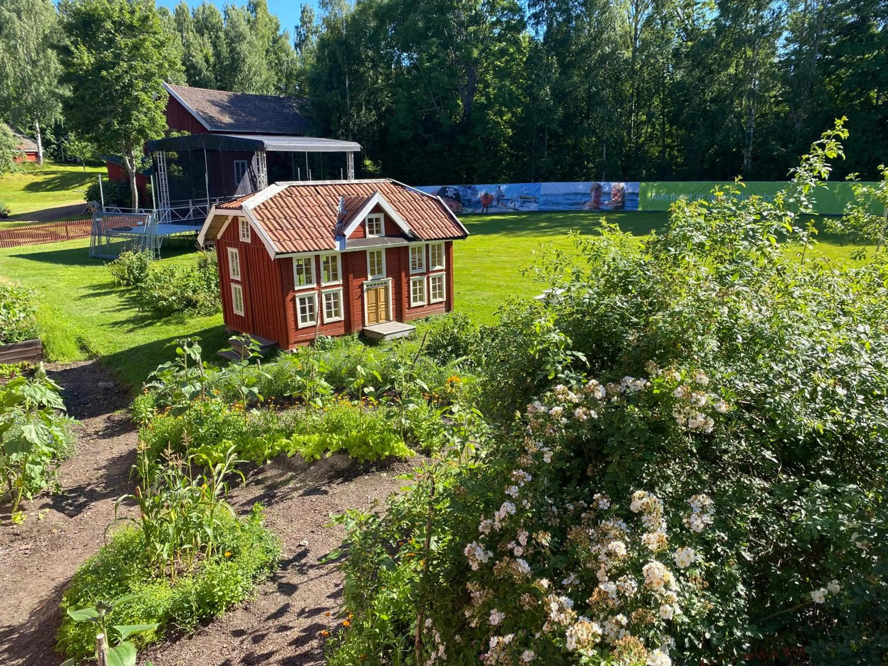Garden in Hälsingegården Erik-Anders