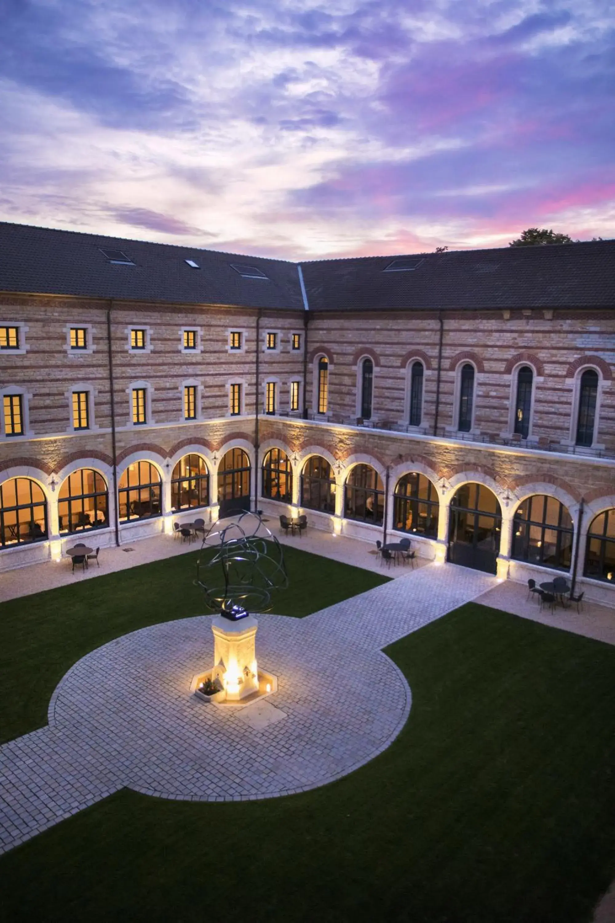 Property building in Fourvière Hôtel Property building in Fourvière Hôtel