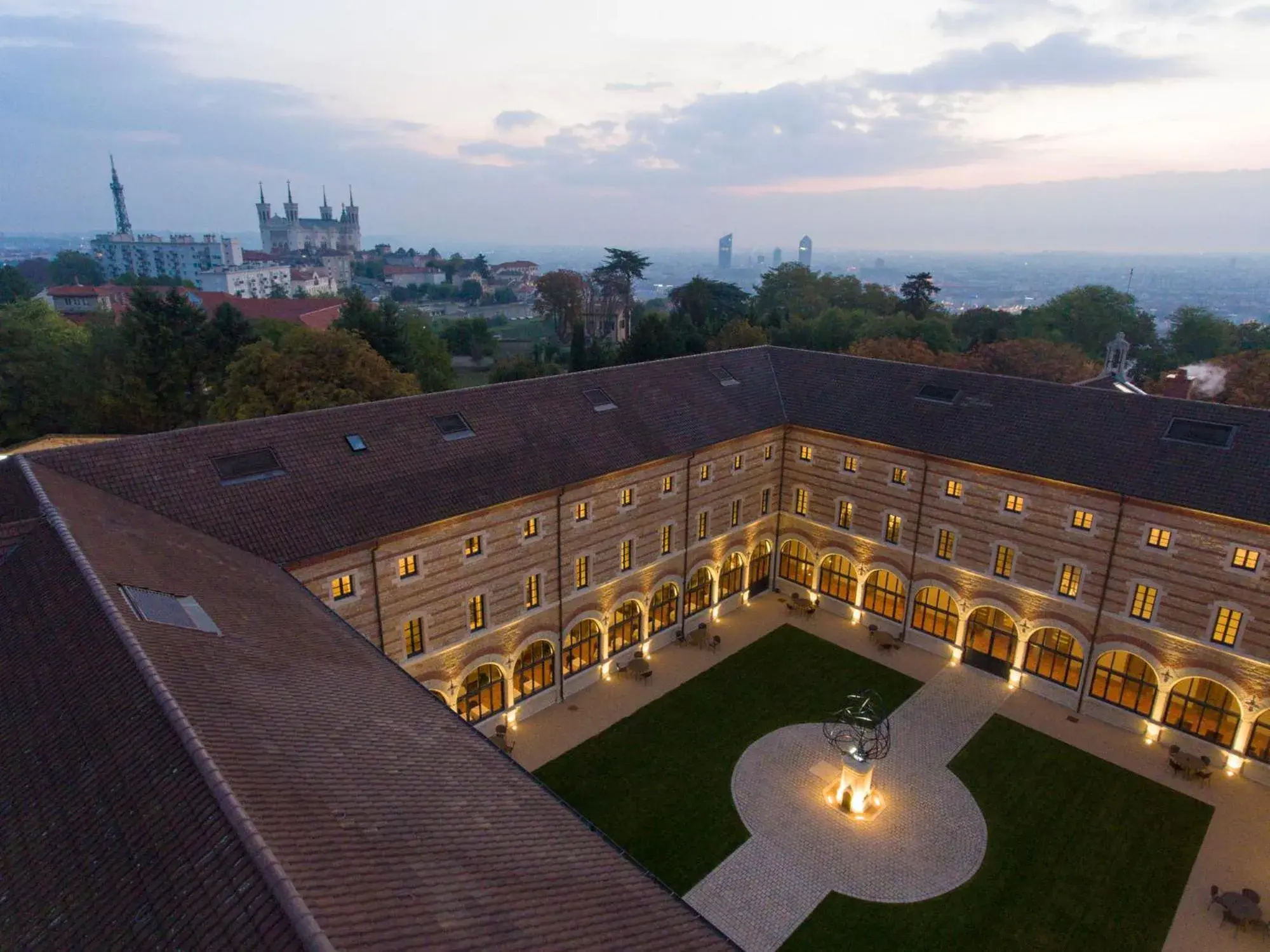 Property building in Fourvière Hôtel Property building in Fourvière Hôtel