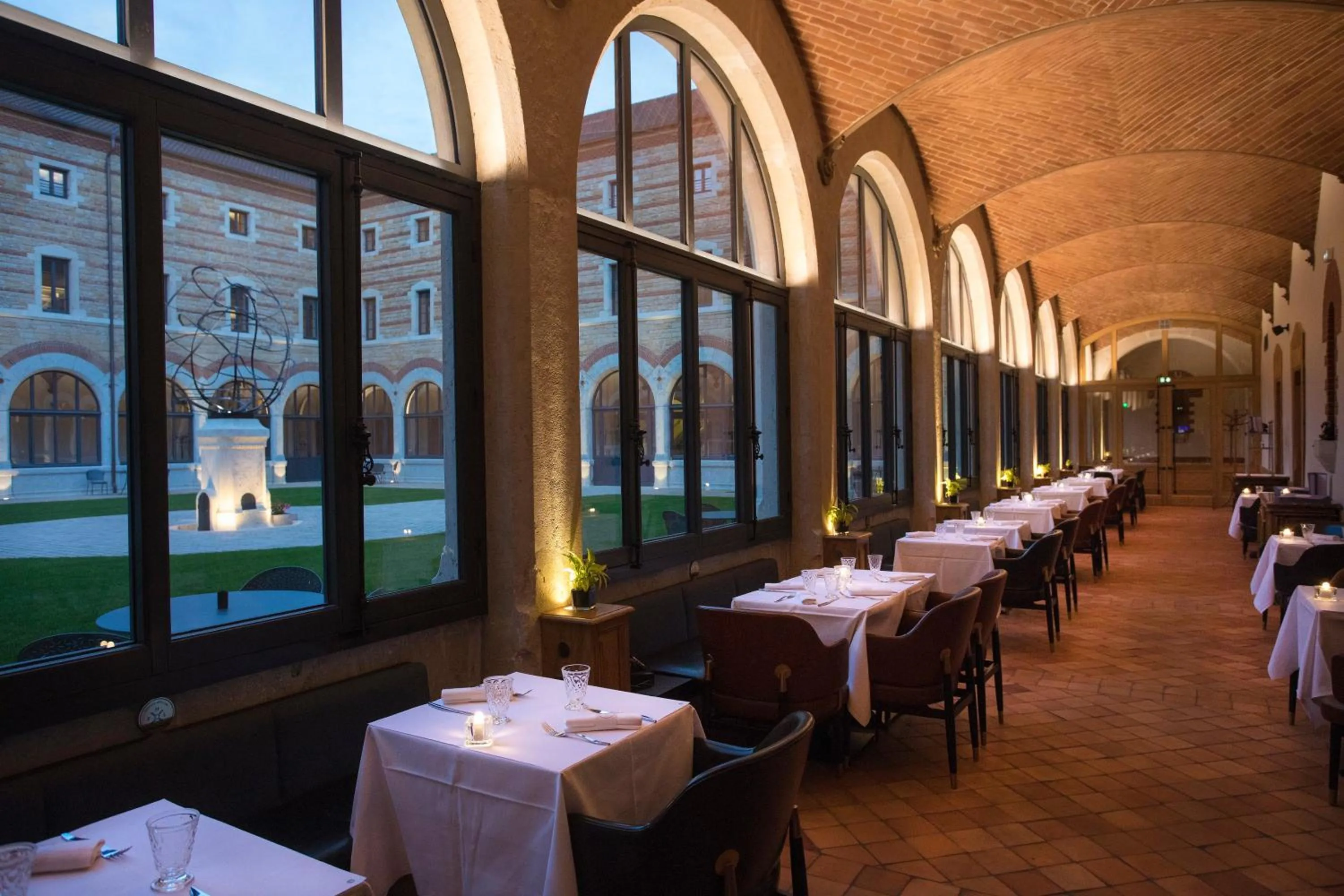 Restaurant/places to eat in Fourvière Hôtel