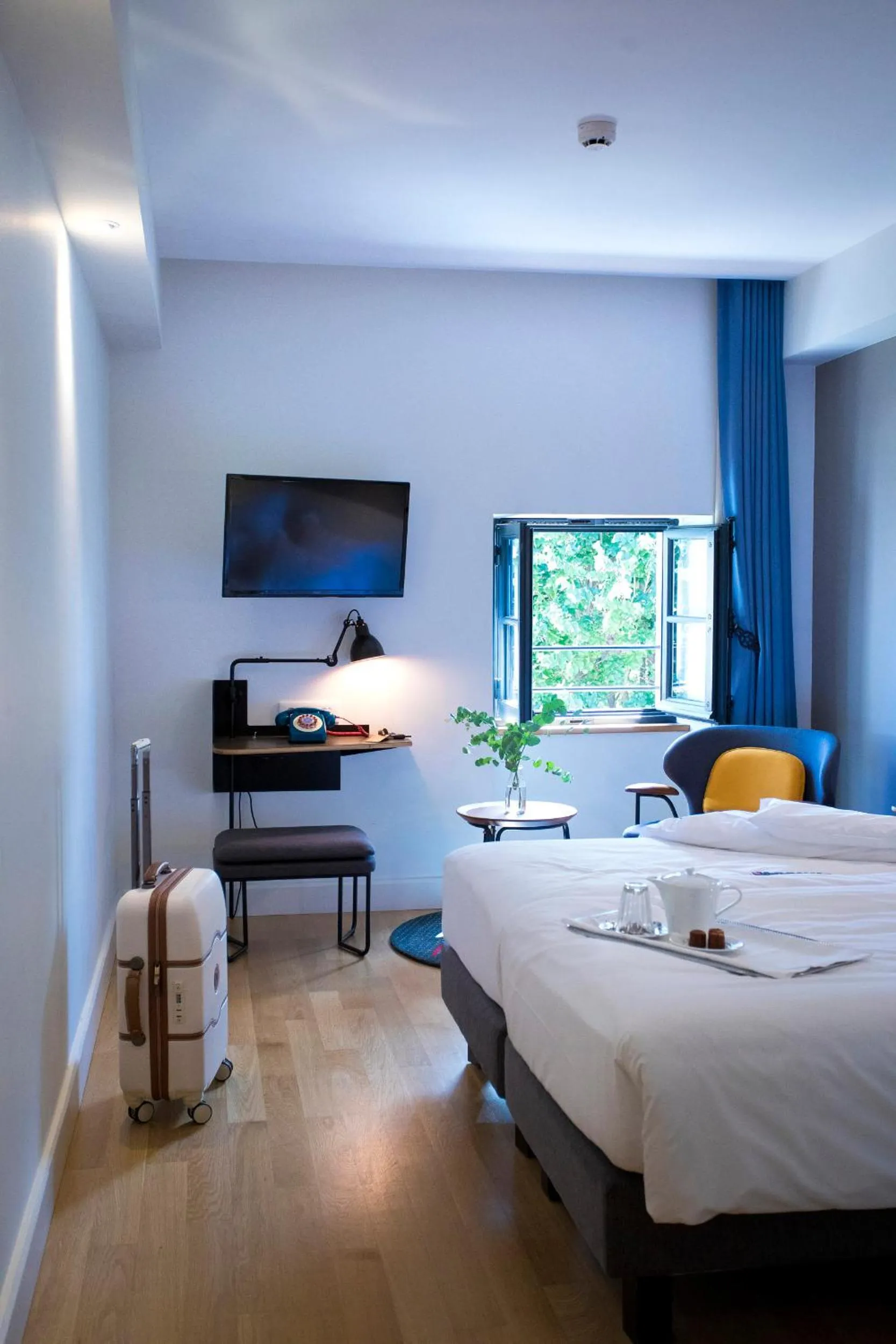 TV and multimedia, Bed in Fourvière Hôtel