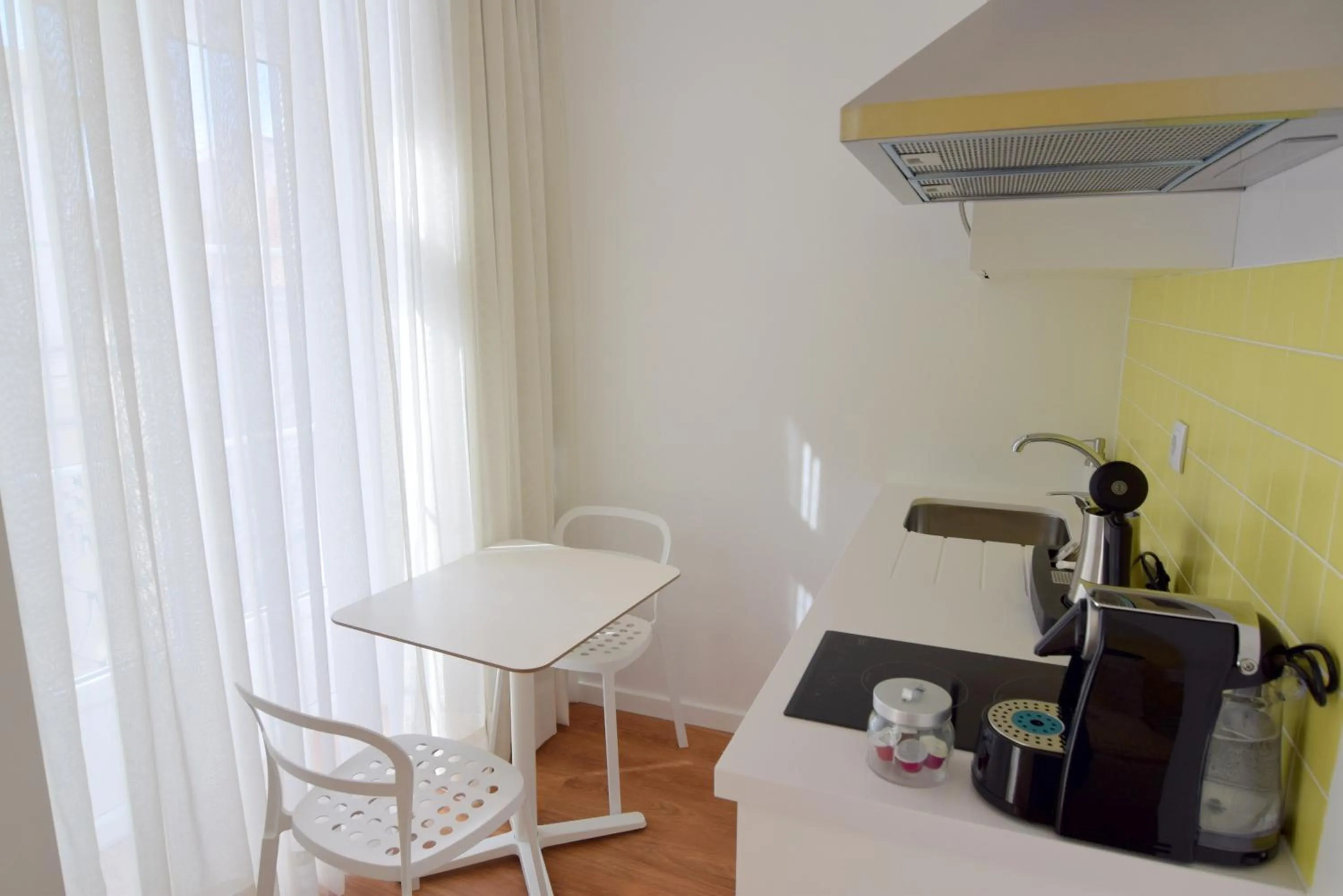 Coffee/tea facilities in Dream Chiado Apartments