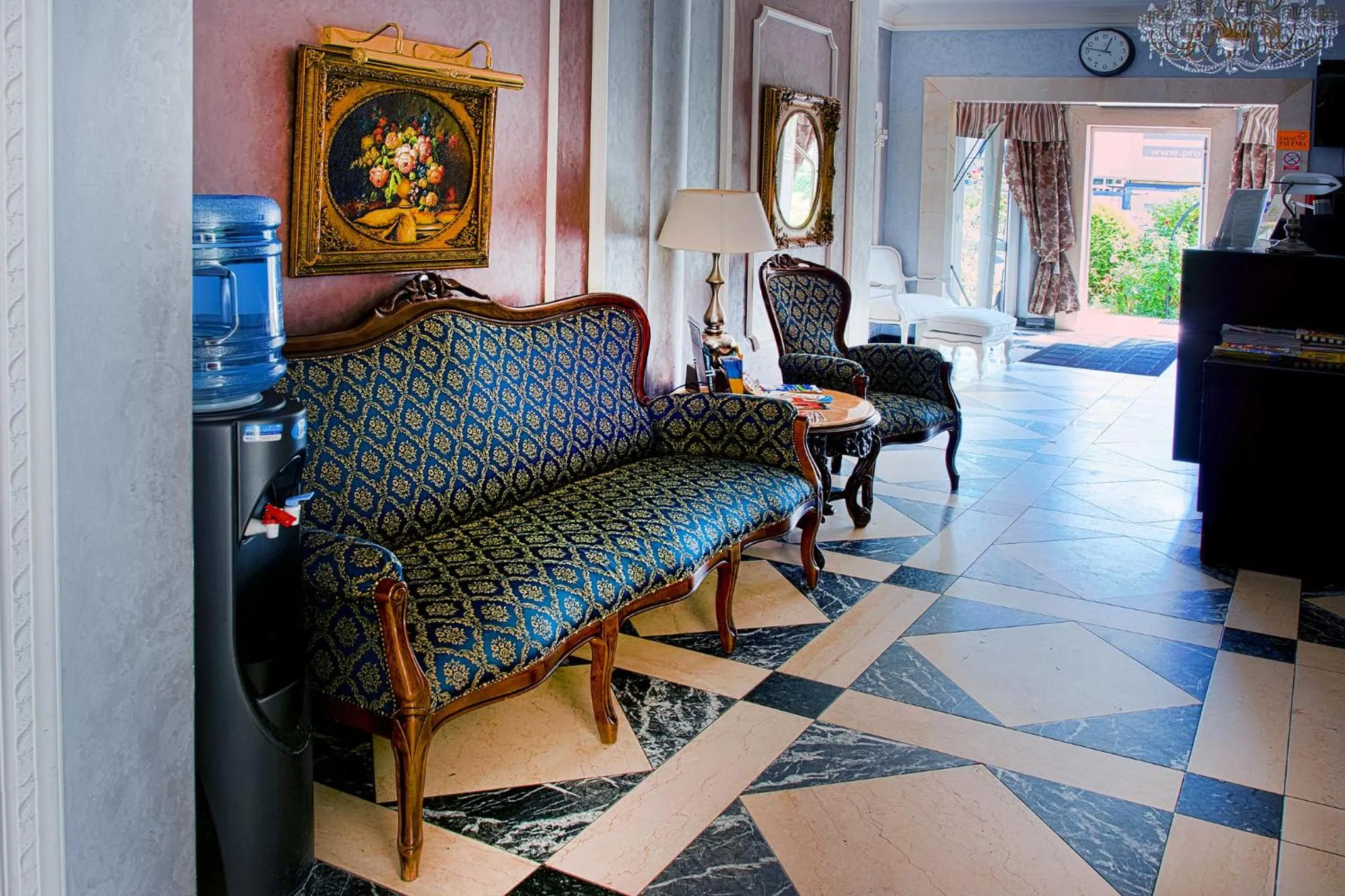 Lobby or reception in Willa Alexander Resort & SPA - caloroczny kryty BASEN