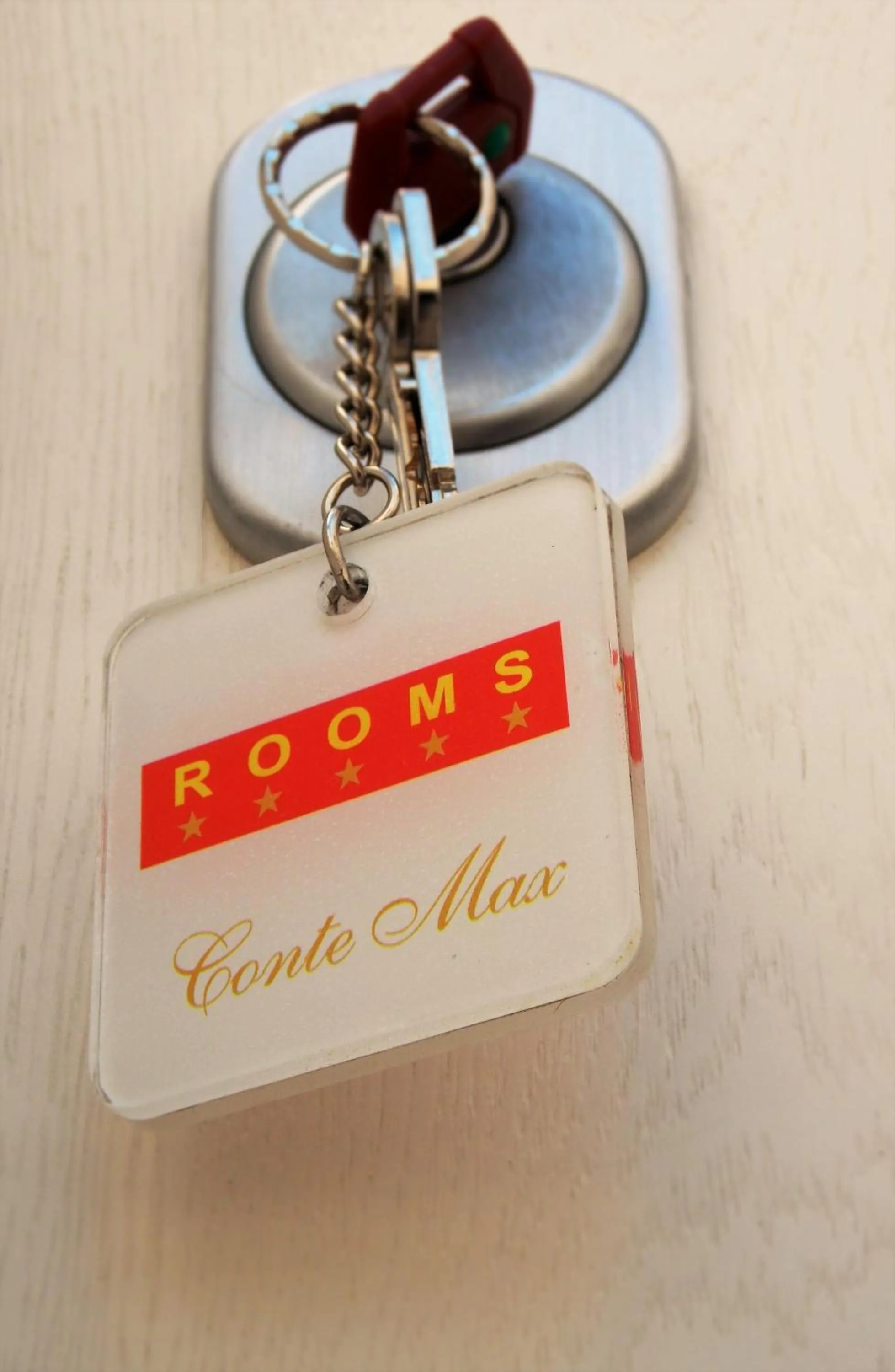 Facade/entrance in Conte Max Rooms