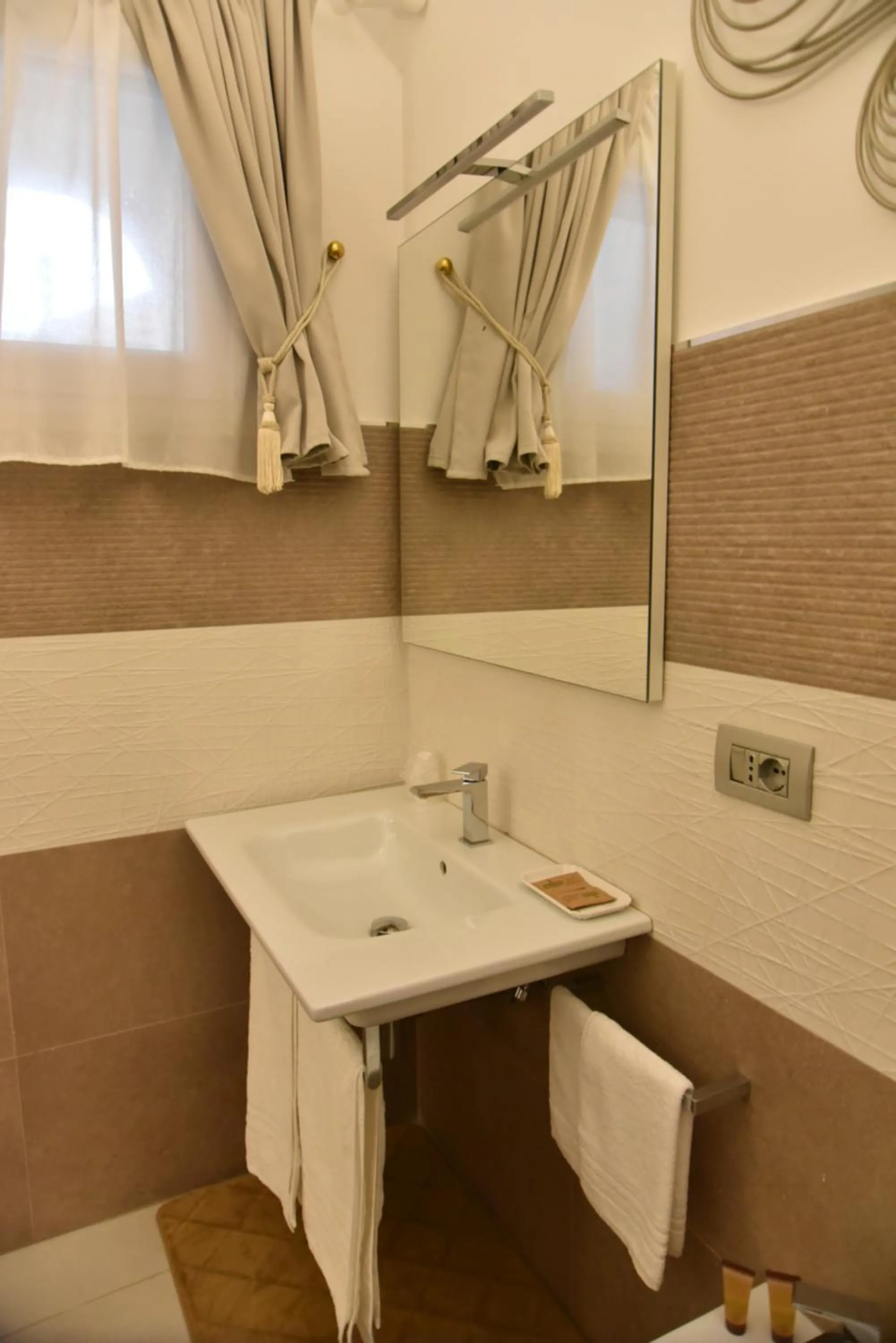 Bathroom in Conte Max Rooms