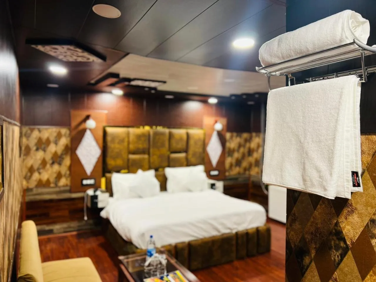 Bedroom, Bed in Pine View Resort