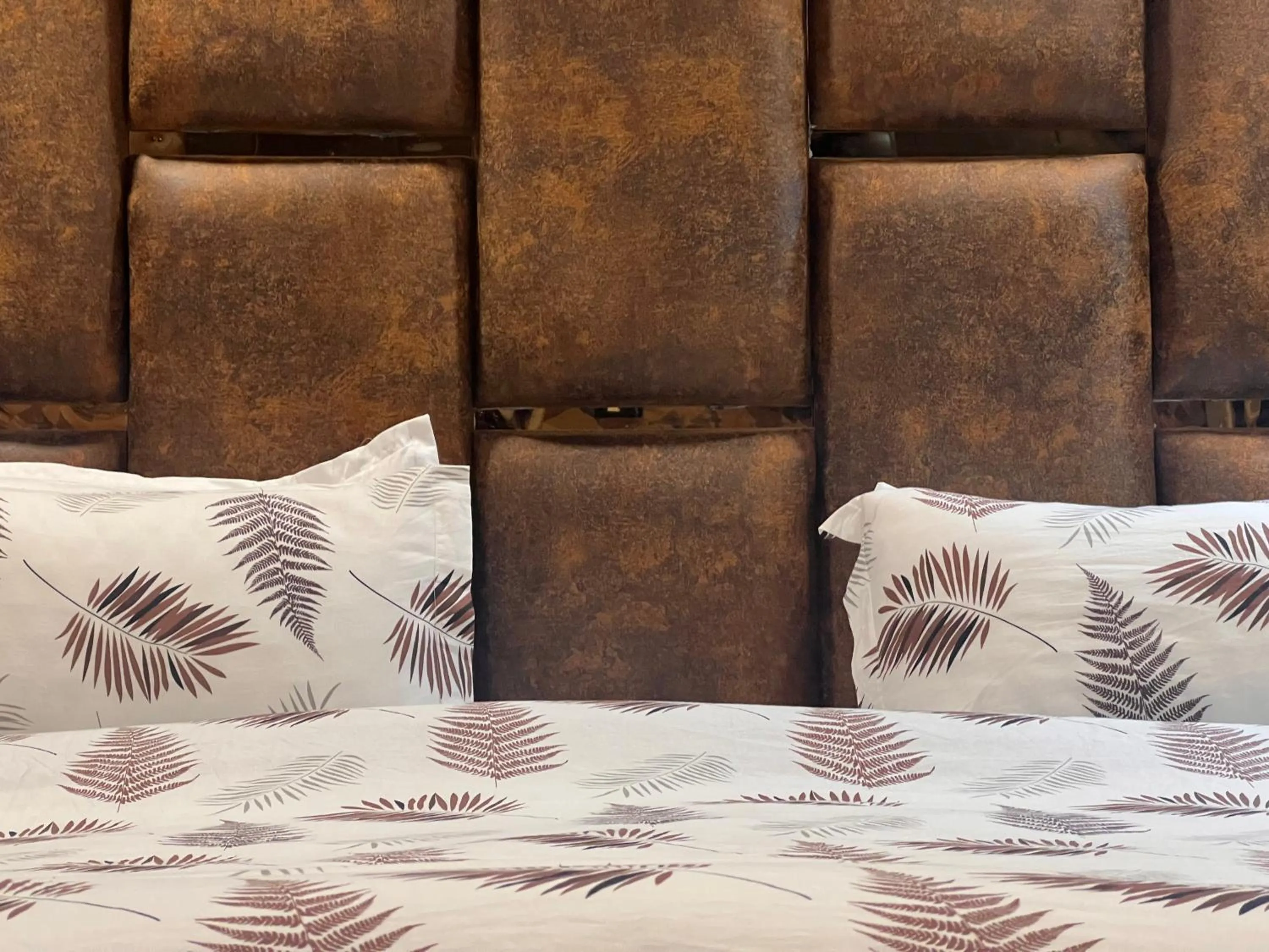 Bedroom, Bed in Pine View Resort