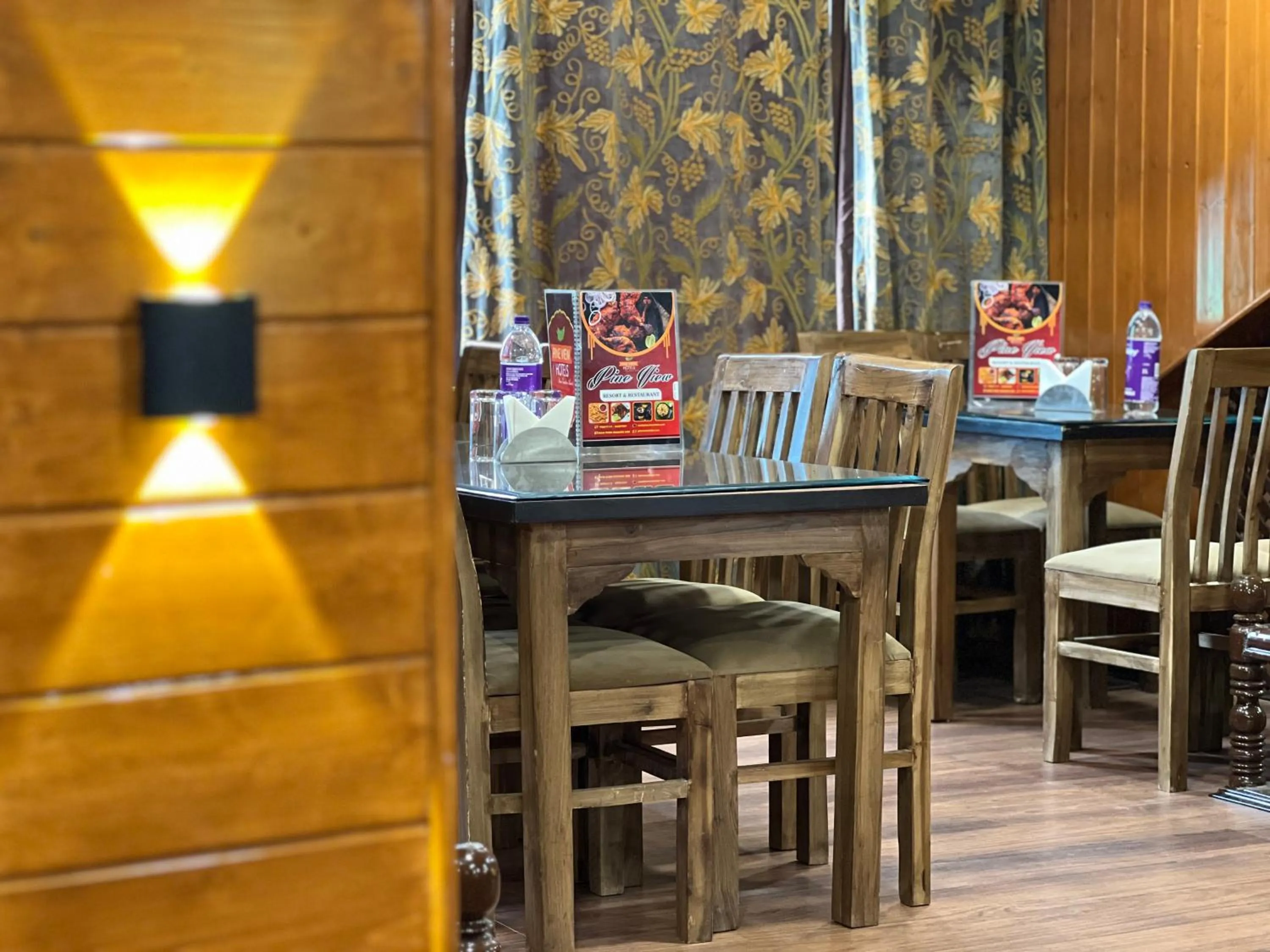 Restaurant/places to eat in Pine View Resort